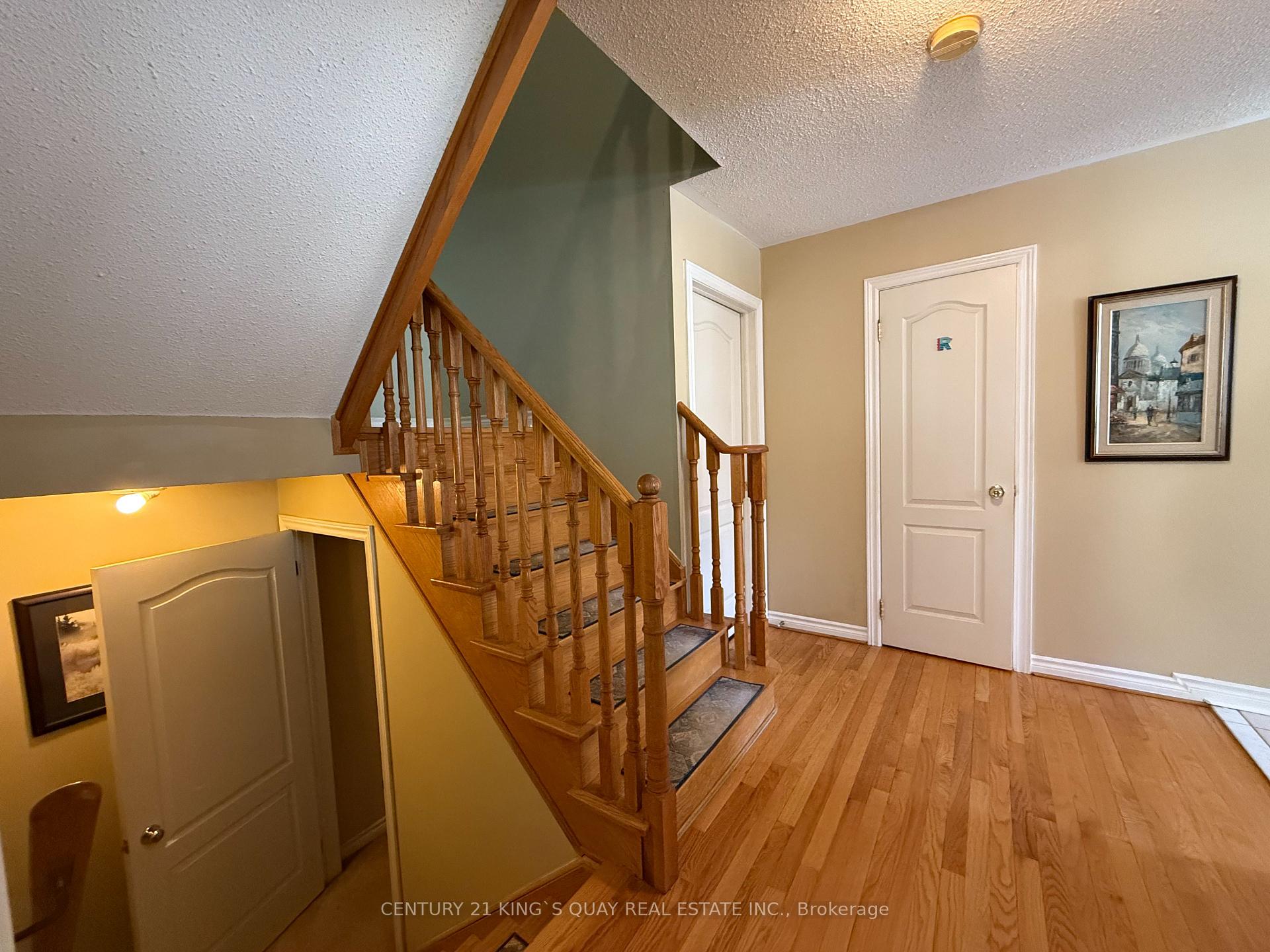 Photo 8 of 112 Deerglen Terrace, Aurora, Aurora Estates — HOMEH