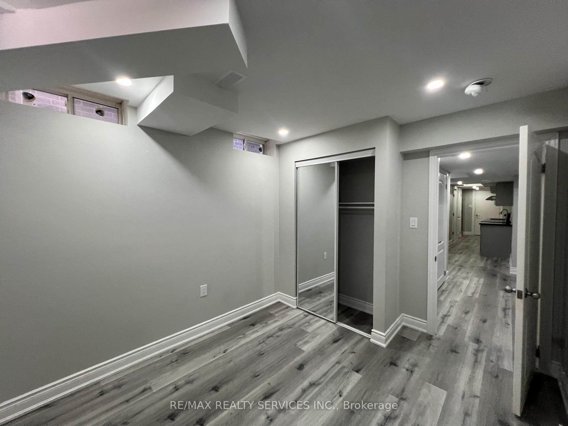 Photo 4 of 97 Cobriza Crescent SE, Brampton, Northwest Brampton — HOMEH