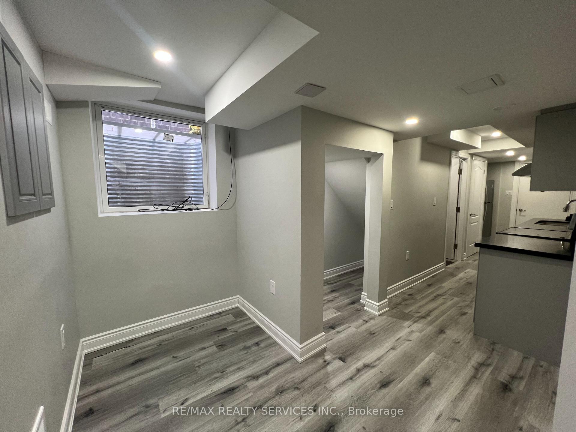 Photo 5 of 97 Cobriza Crescent SE, Brampton, Northwest Brampton — HOMEH