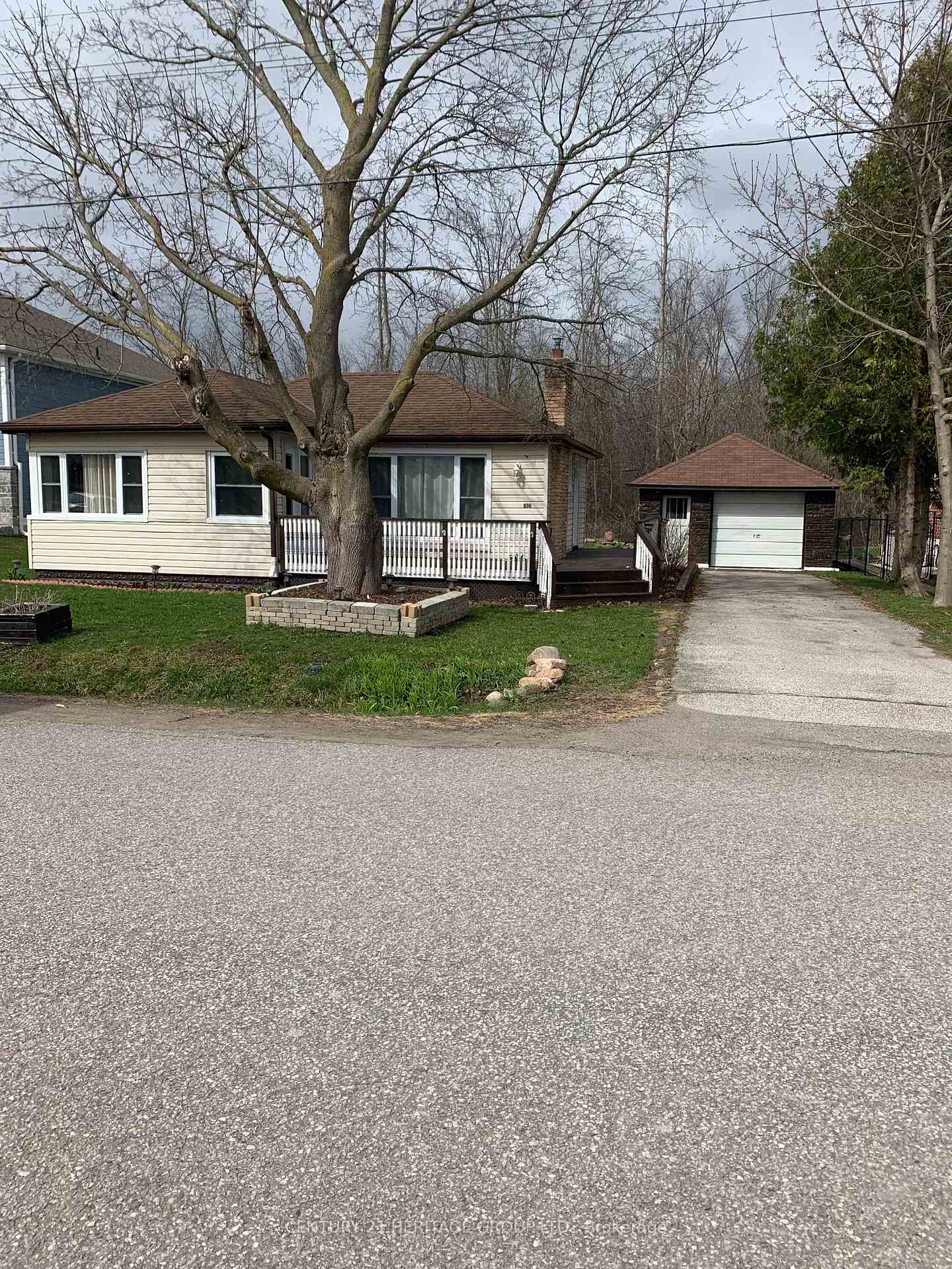 Photo 2 of 836 Norval Road, Georgina, Keswick North — HOMEH