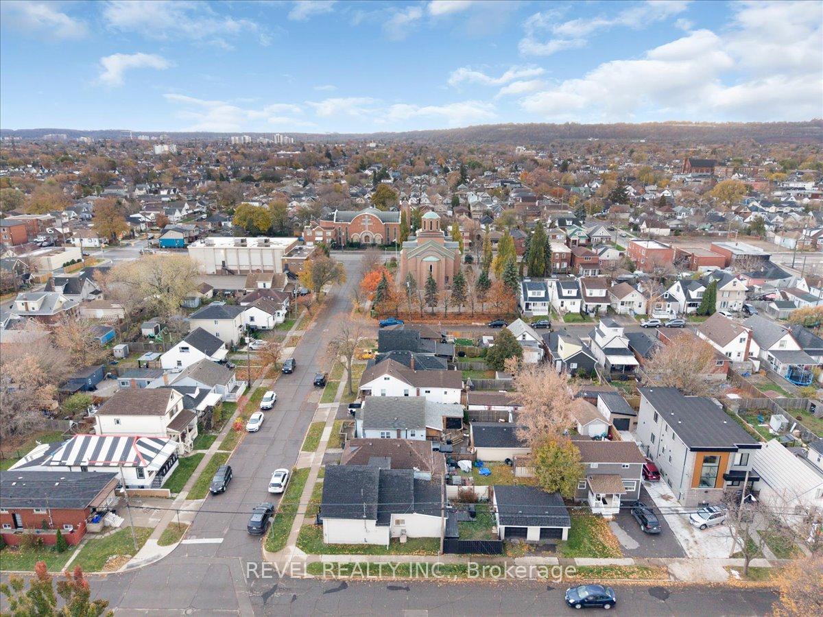 Photo 38 of 39 Division Street, Hamilton, Homeside — HOMEH
