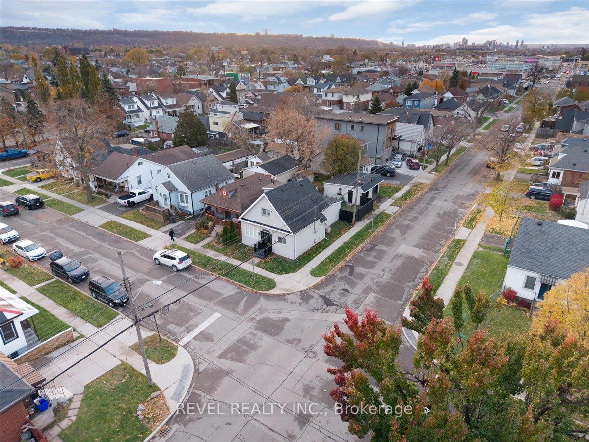 Photo 34 of 39 Division Street, Hamilton, Homeside — HOMEH
