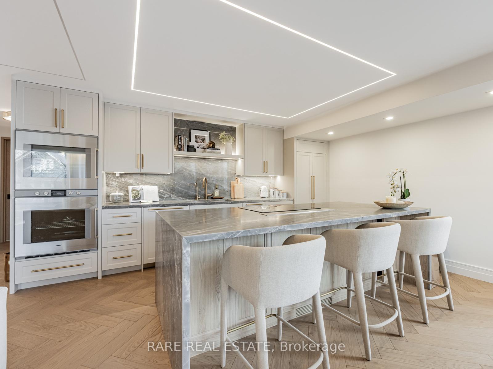 Photo 6 of Unit 301, 449 Walmer Road, Toronto, Forest Hill South — HOMEH