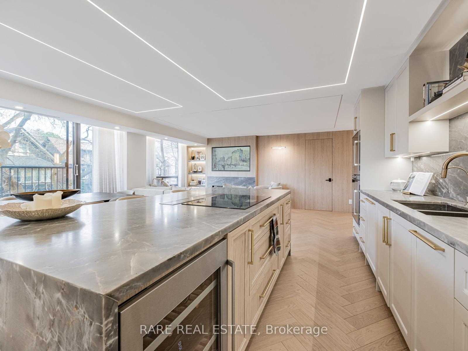Photo 5 of Unit 301, 449 Walmer Road, Toronto, Forest Hill South — HOMEH