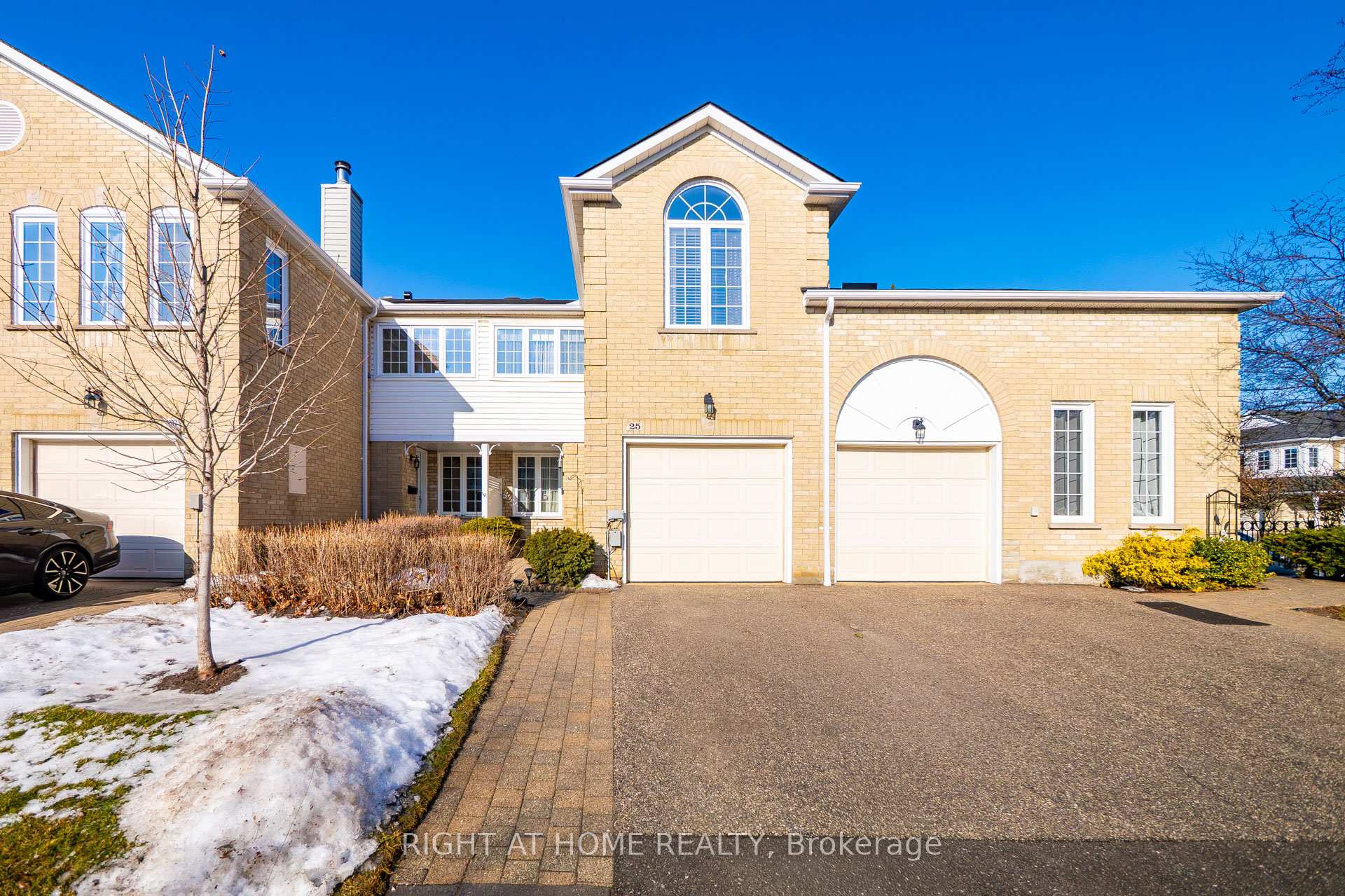 Photo 25 of 25 Heathcliffe Square, Brampton, Central Park — HOMEH
