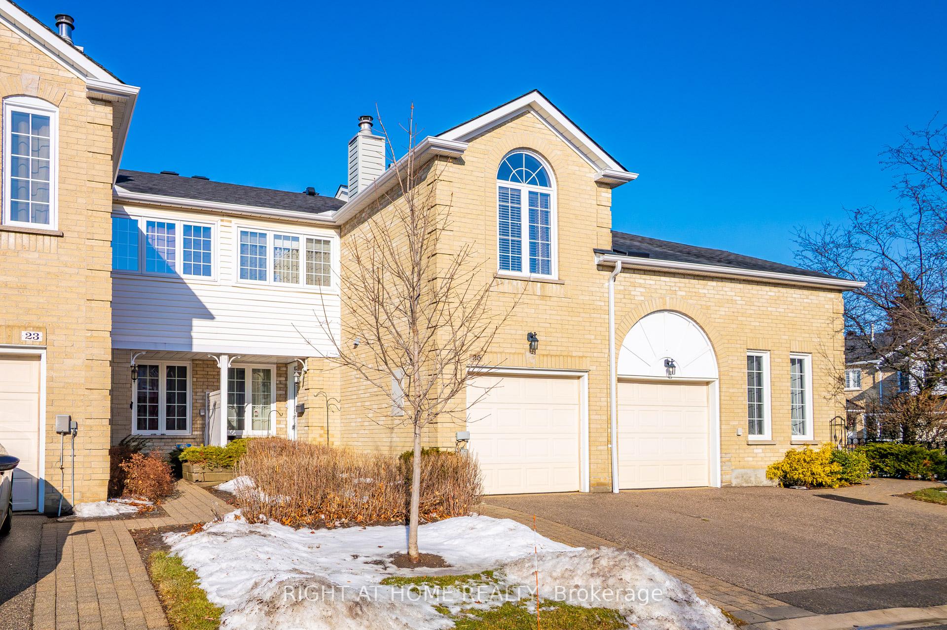 Photo 1 of 25 Heathcliffe Square, Brampton, Central Park — HOMEH