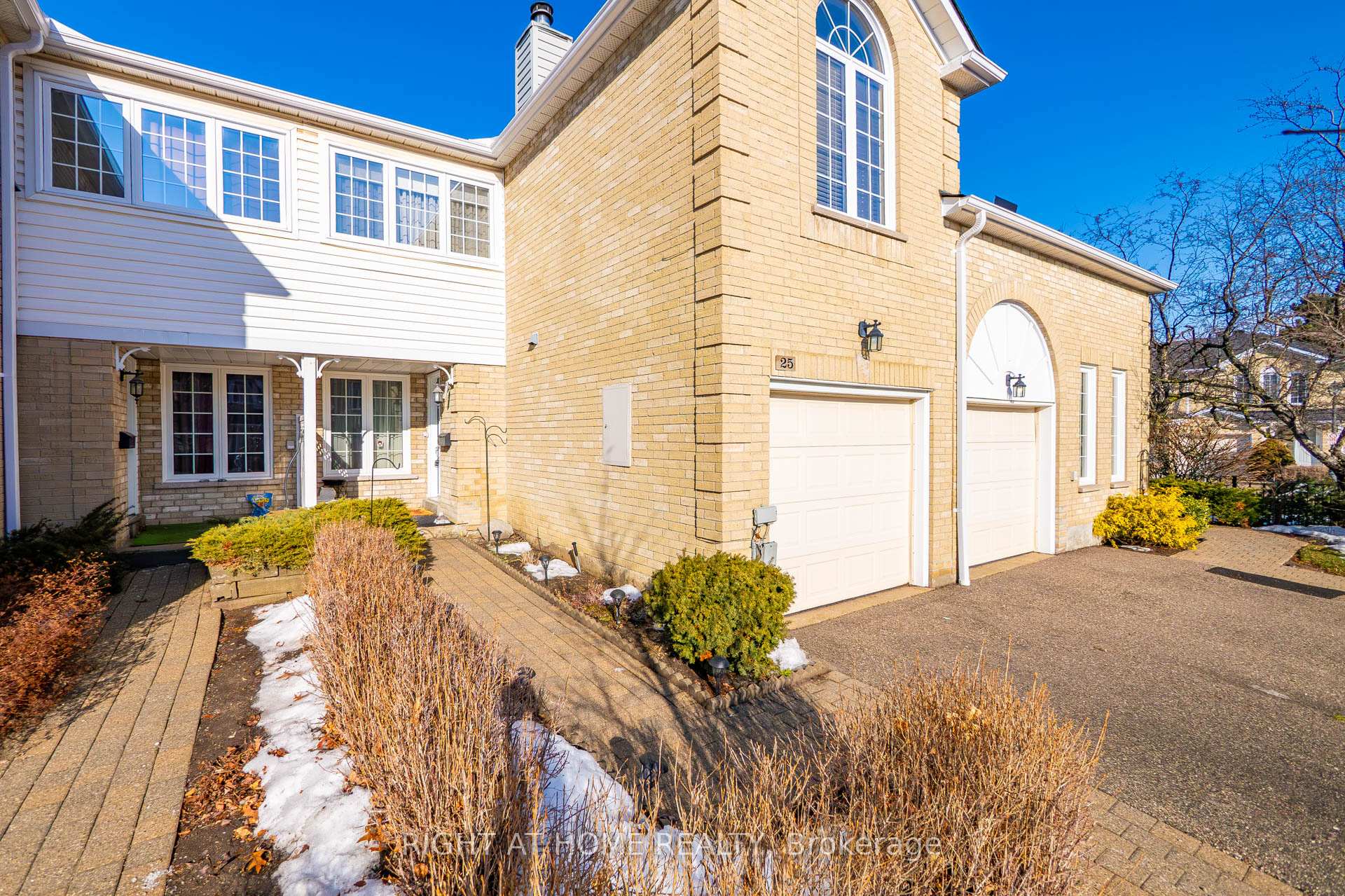 Photo 32 of 25 Heathcliffe Square, Brampton, Central Park — HOMEH