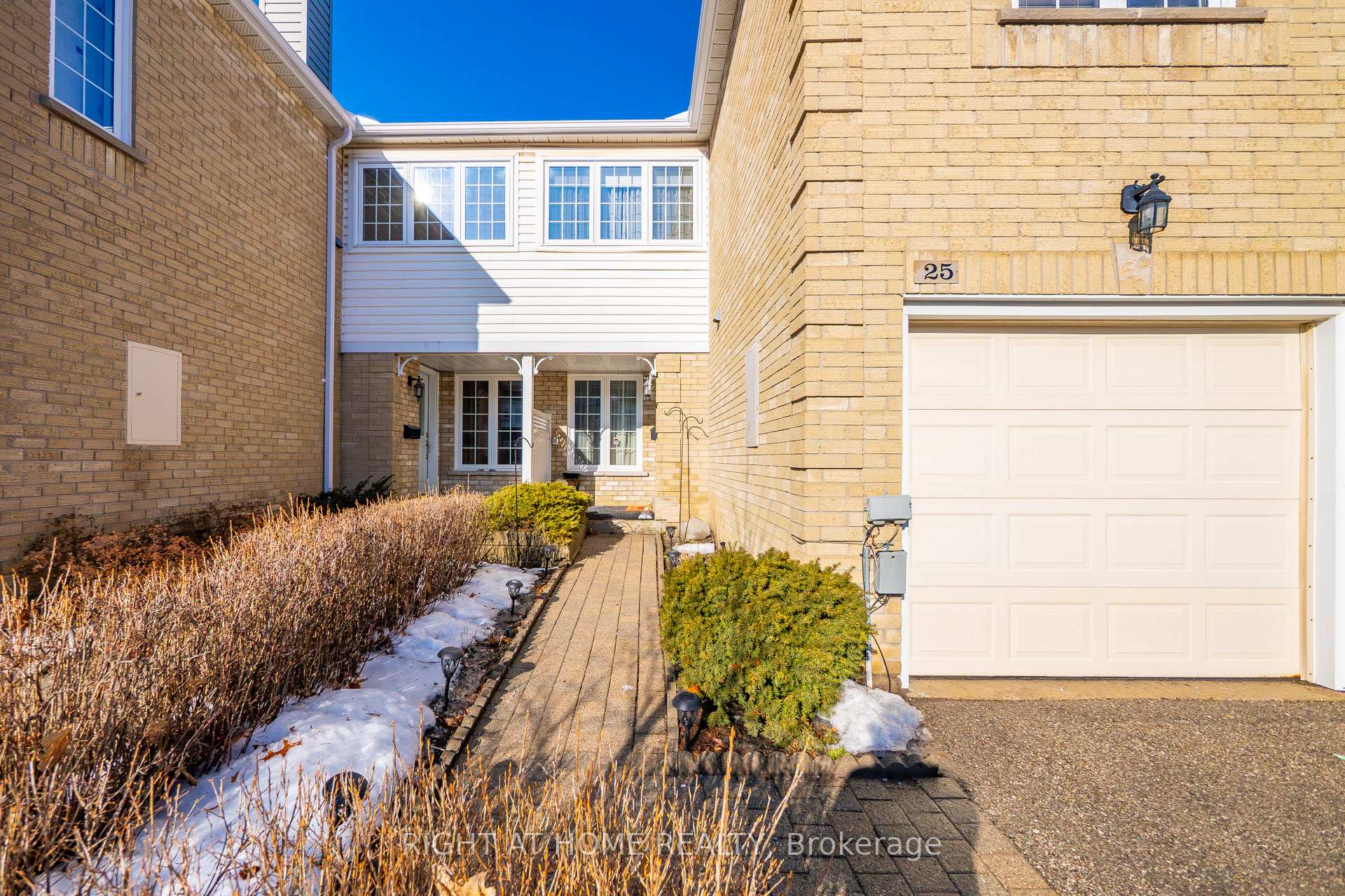 Photo 41 of 25 Heathcliffe Square, Brampton, Central Park — HOMEH
