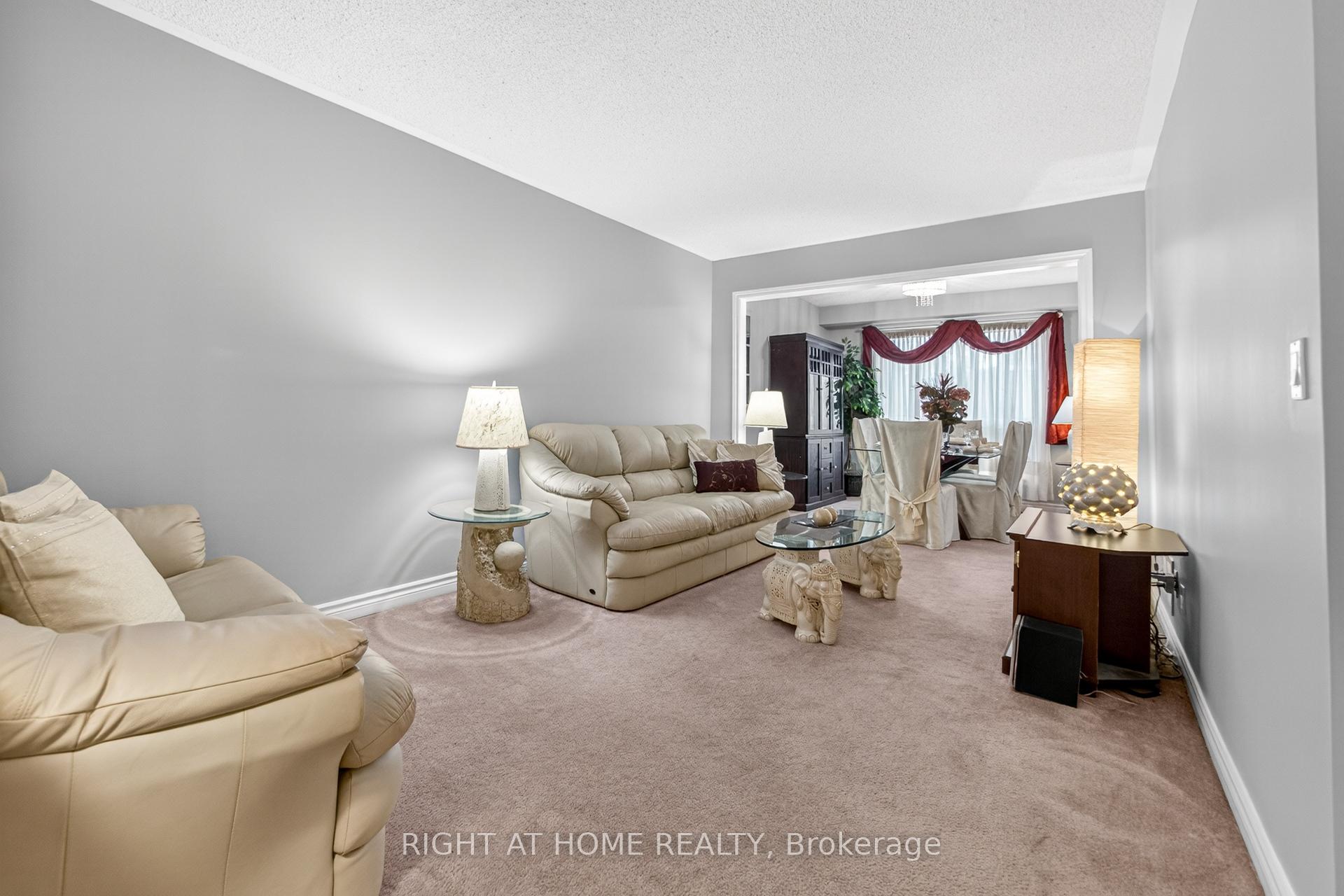 Photo 20 of 25 Heathcliffe Square, Brampton, Central Park — HOMEH