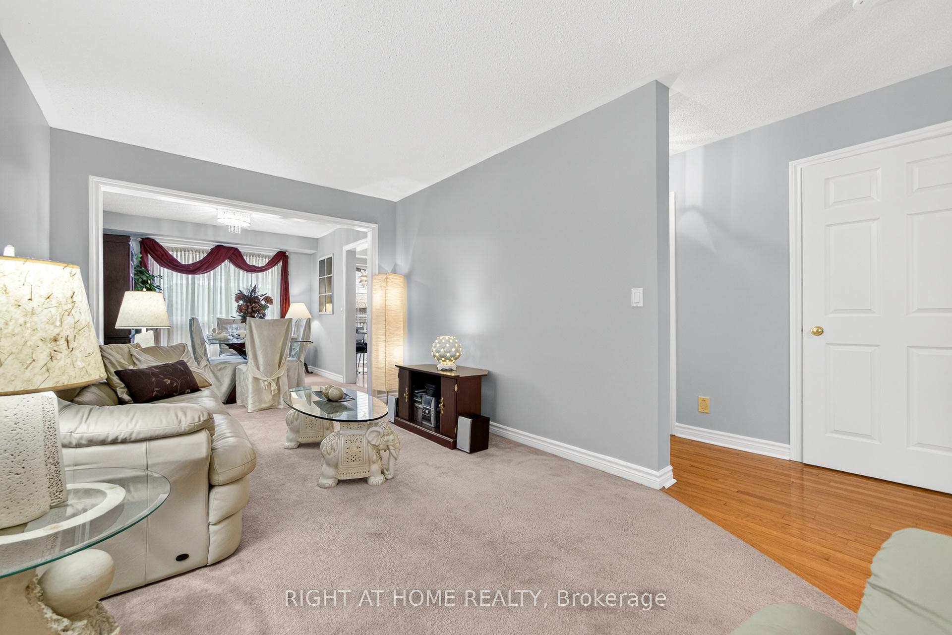 Photo 40 of 25 Heathcliffe Square, Brampton, Central Park — HOMEH