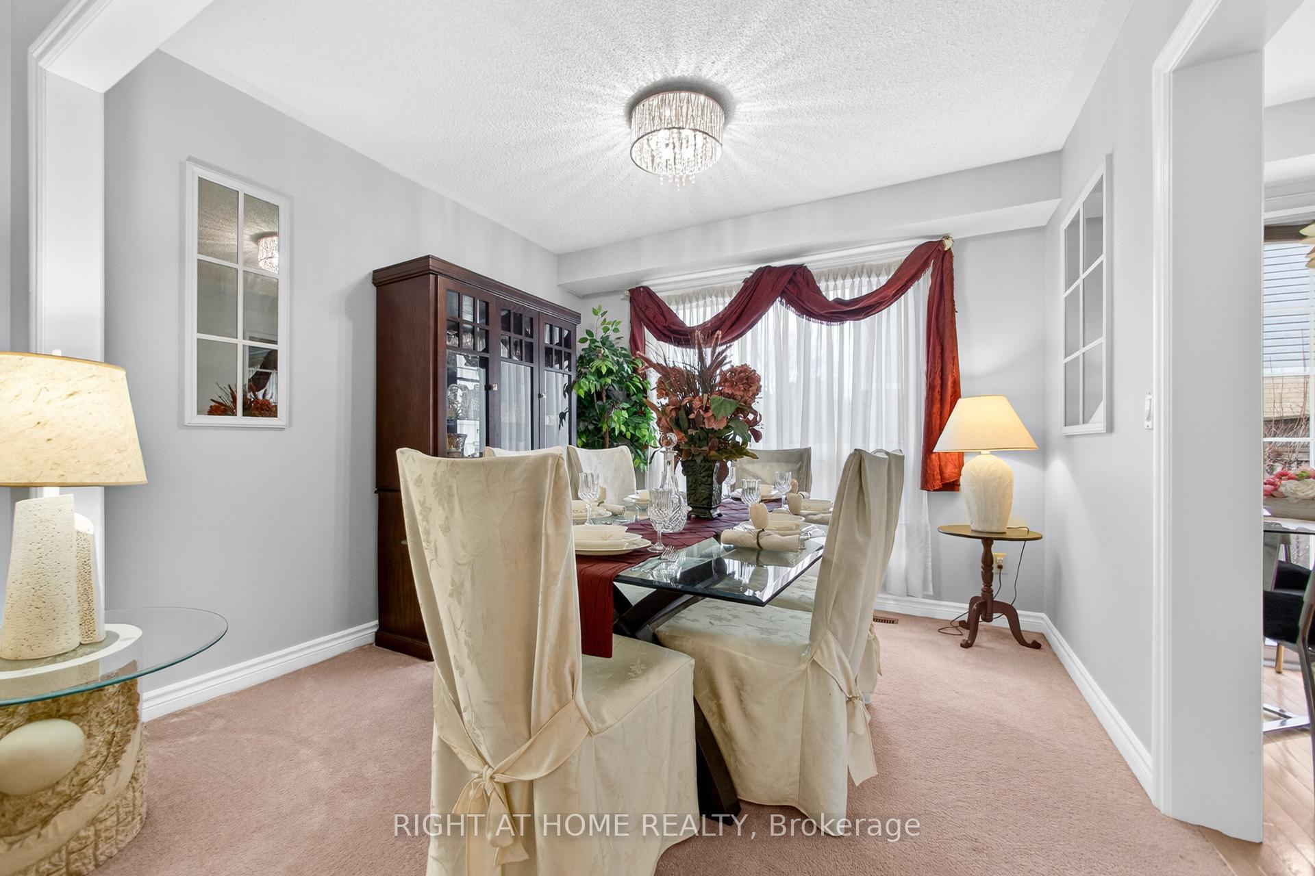 Photo 21 of 25 Heathcliffe Square, Brampton, Central Park — HOMEH