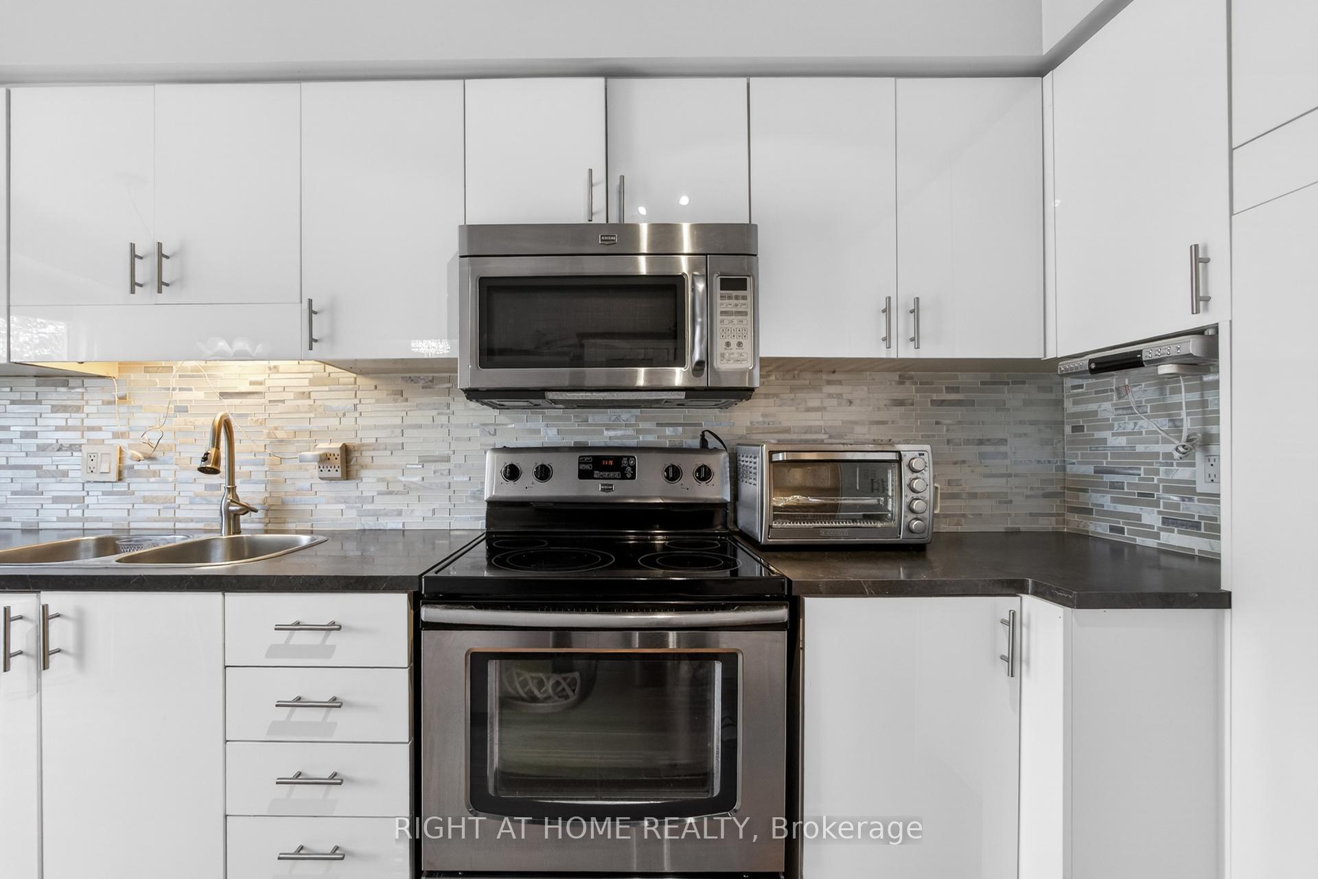 Photo 22 of 25 Heathcliffe Square, Brampton, Central Park — HOMEH
