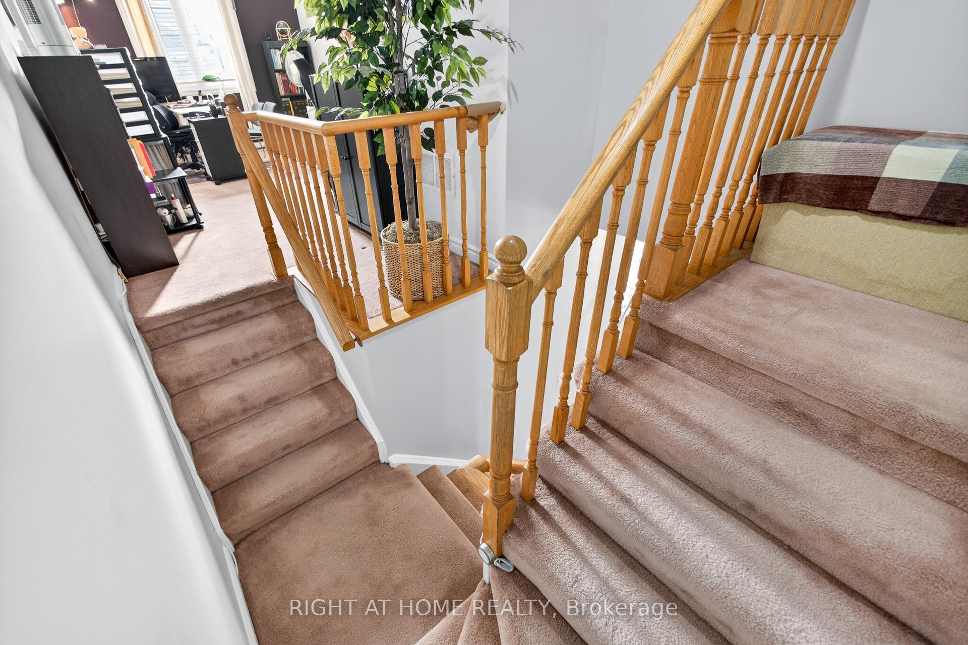 Photo 42 of 25 Heathcliffe Square, Brampton, Central Park — HOMEH