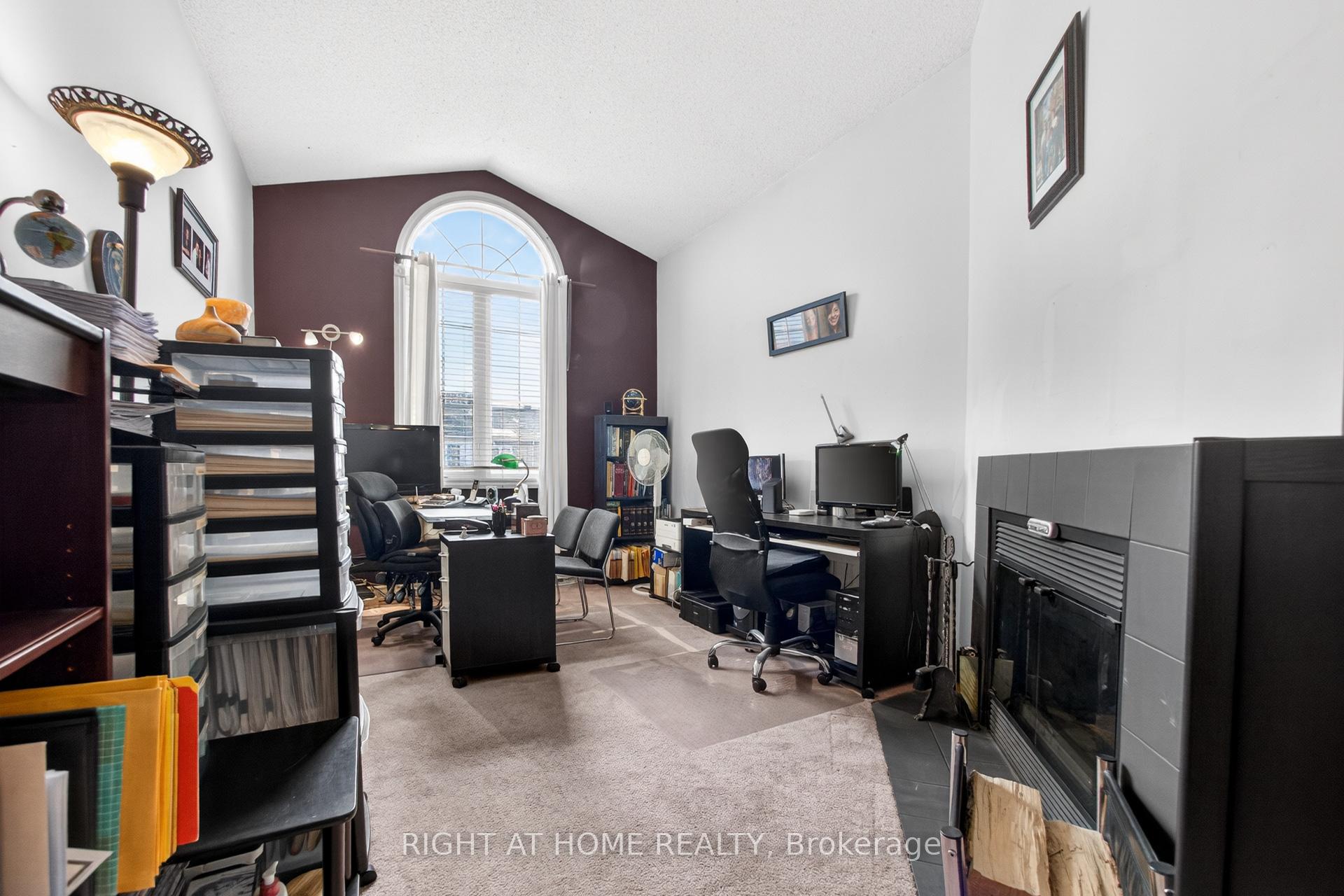 Photo 16 of 25 Heathcliffe Square, Brampton, Central Park — HOMEH