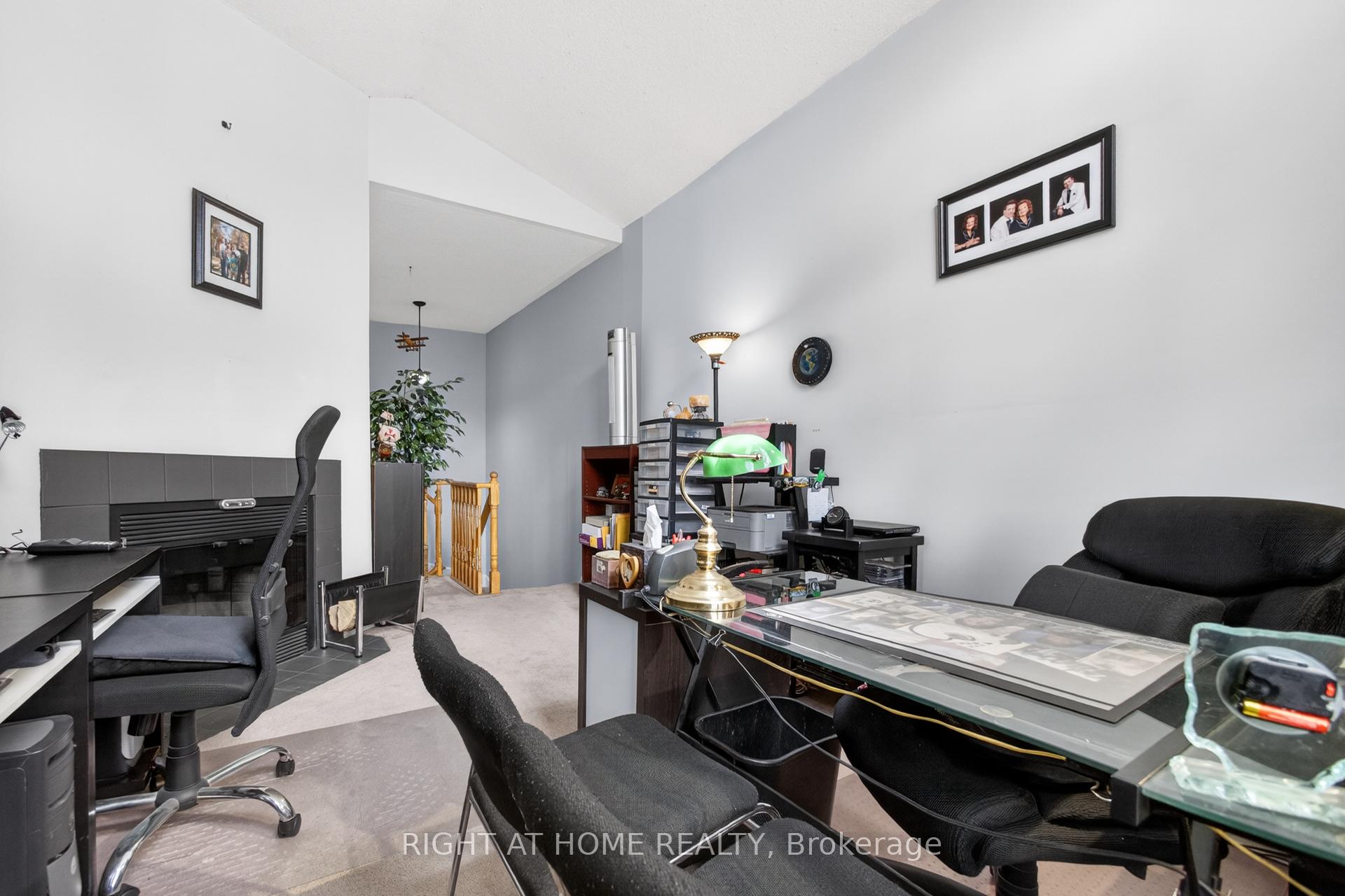 Photo 13 of 25 Heathcliffe Square, Brampton, Central Park — HOMEH