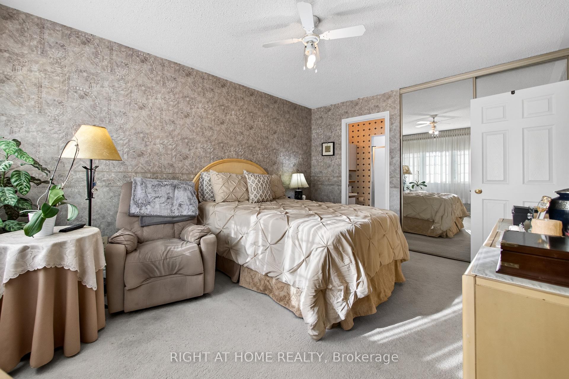 Photo 18 of 25 Heathcliffe Square, Brampton, Central Park — HOMEH