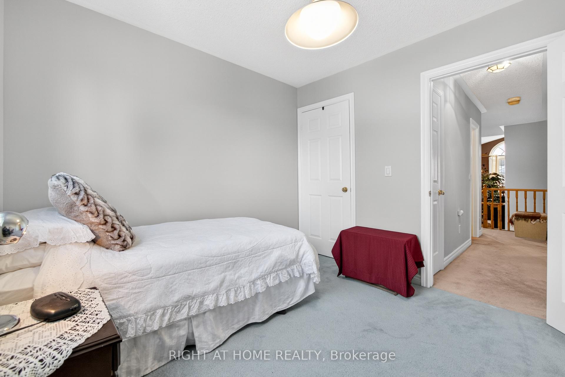 Photo 39 of 25 Heathcliffe Square, Brampton, Central Park — HOMEH