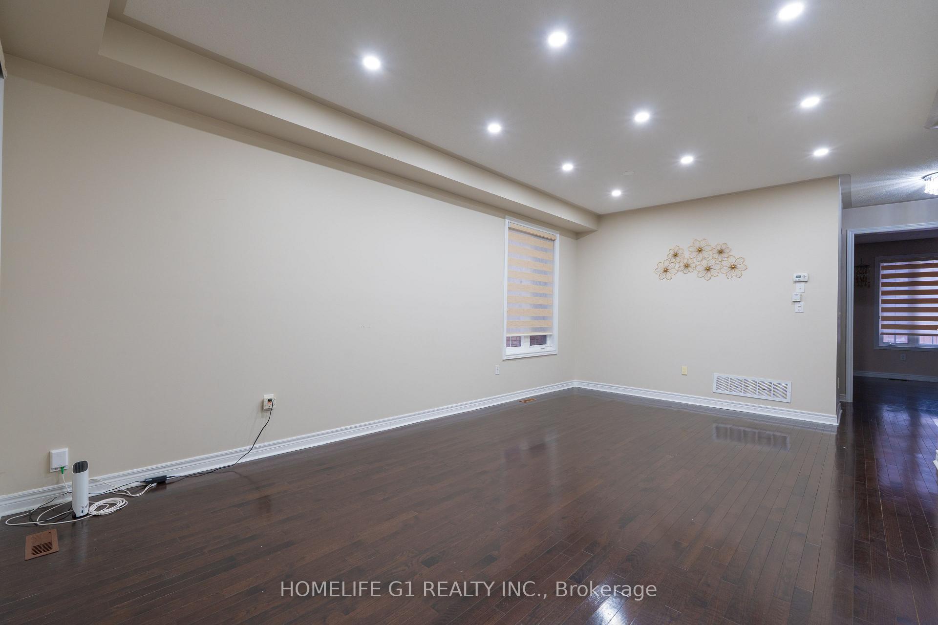 Photo 18 of 79 Heslop Circle, Brampton, Sandringham-Wellington — HOMEH