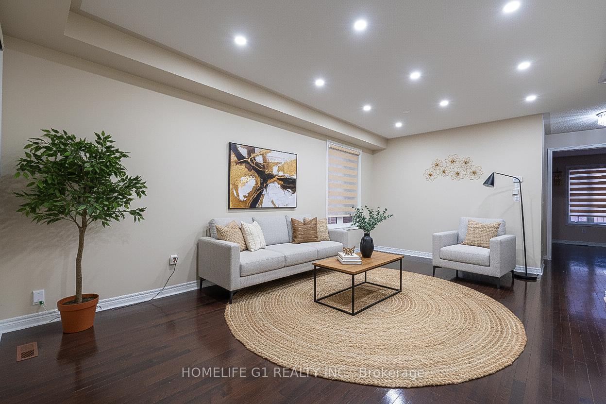 Photo 12 of 79 Heslop Circle, Brampton, Sandringham-Wellington — HOMEH