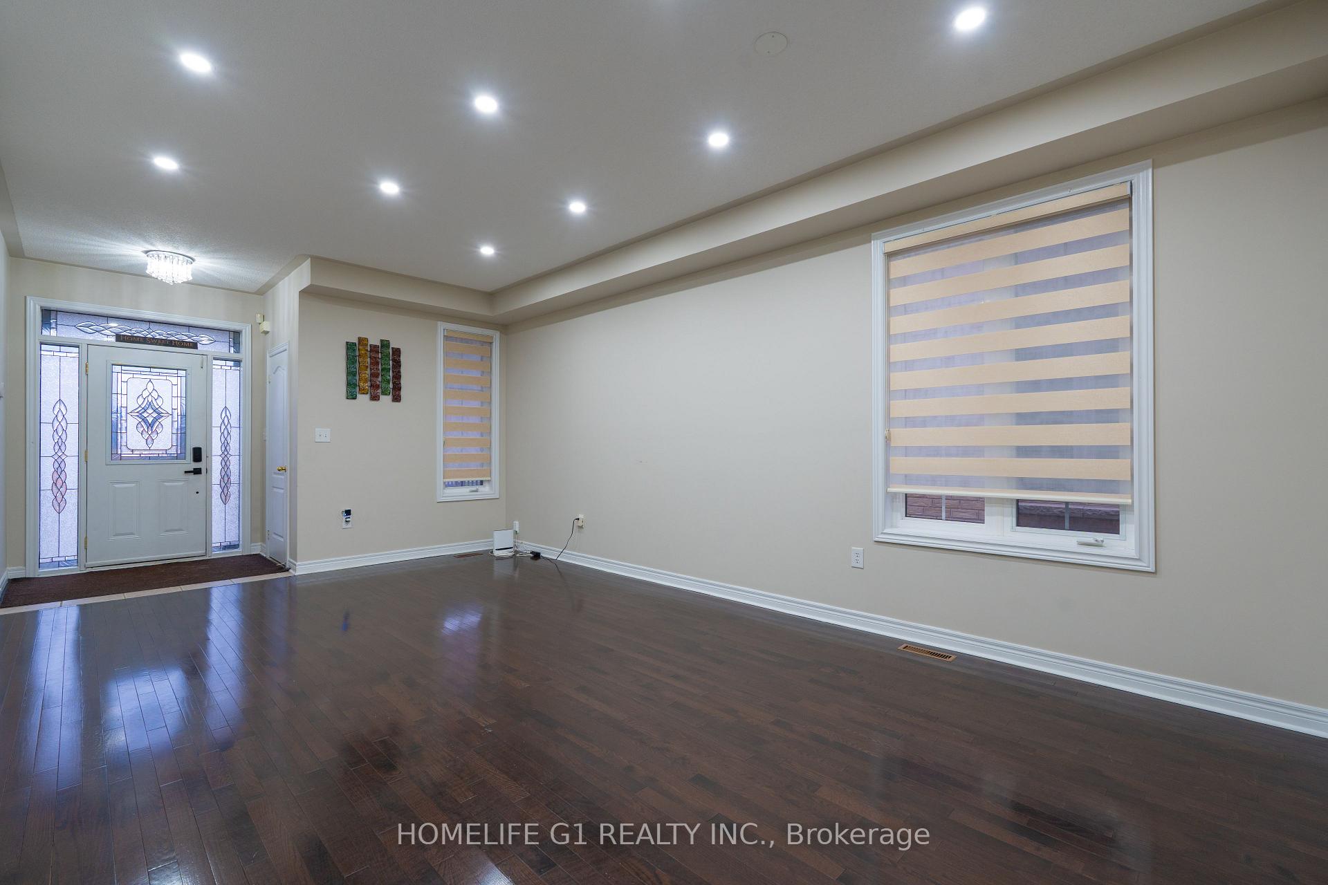 Photo 4 of 79 Heslop Circle, Brampton, Sandringham-Wellington — HOMEH
