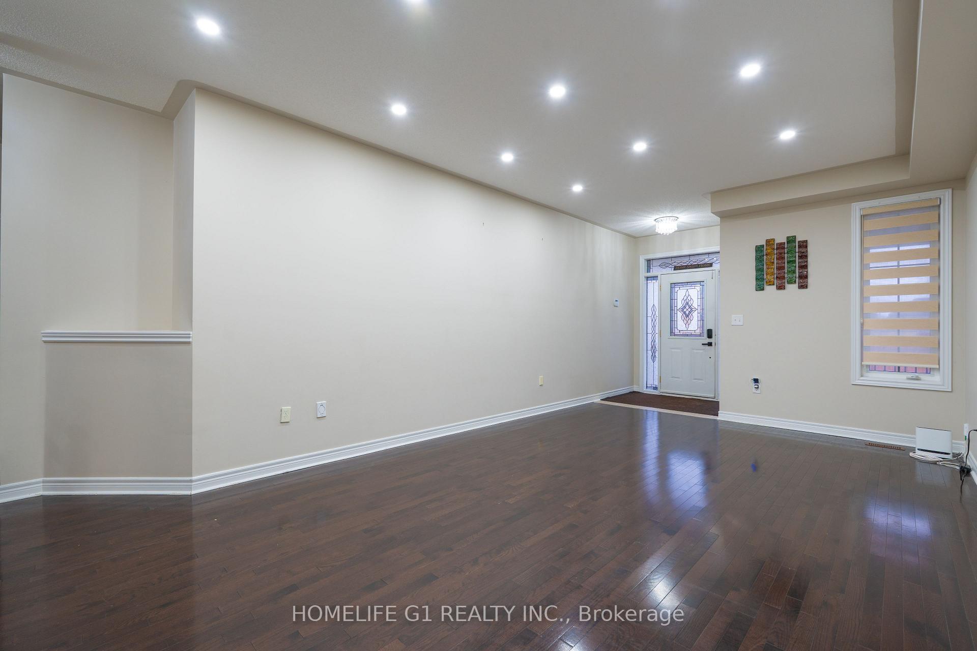 Photo 45 of 79 Heslop Circle, Brampton, Sandringham-Wellington — HOMEH