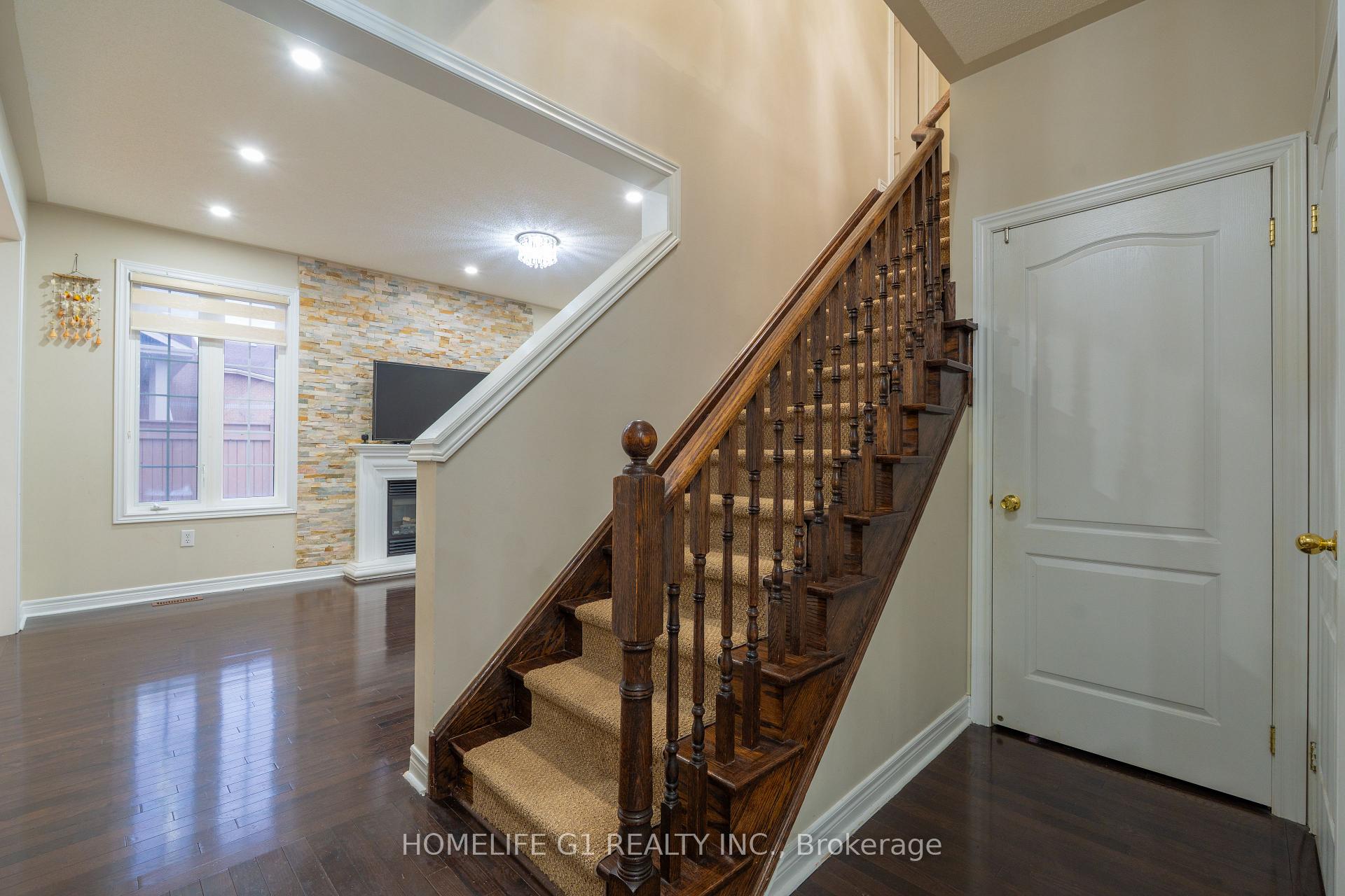 Photo 5 of 79 Heslop Circle, Brampton, Sandringham-Wellington — HOMEH