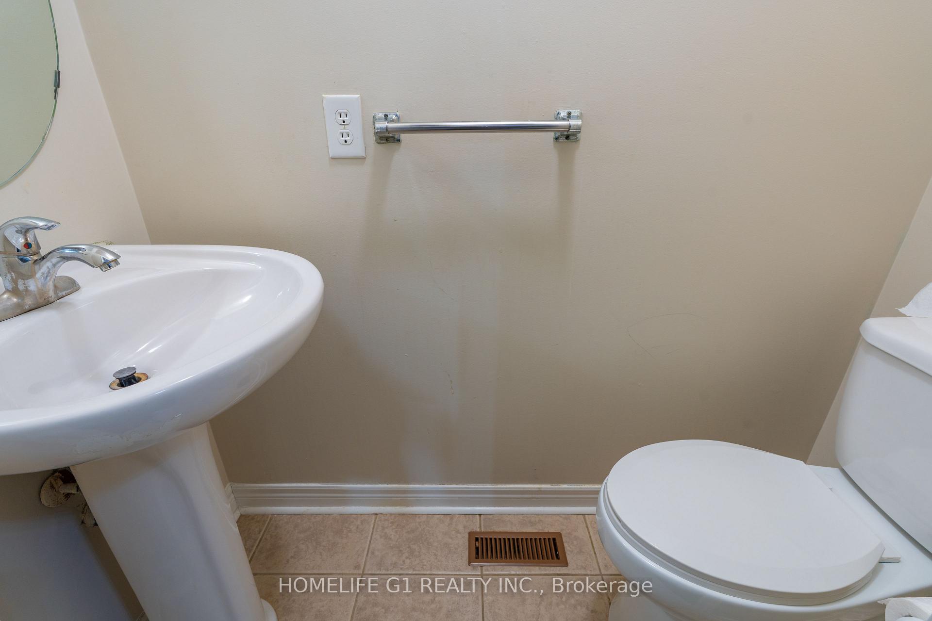 Photo 14 of 79 Heslop Circle, Brampton, Sandringham-Wellington — HOMEH