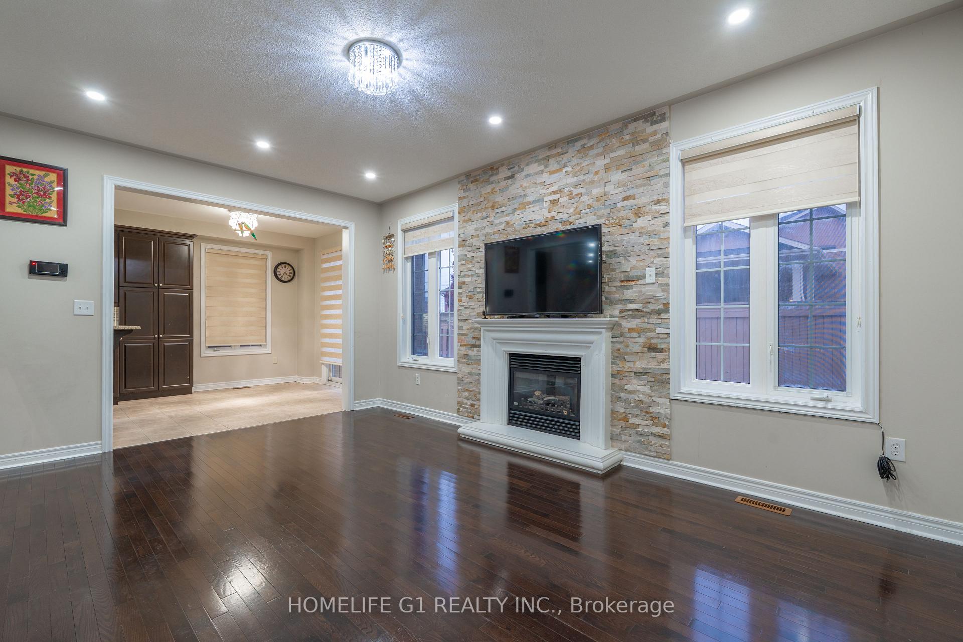 Photo 6 of 79 Heslop Circle, Brampton, Sandringham-Wellington — HOMEH