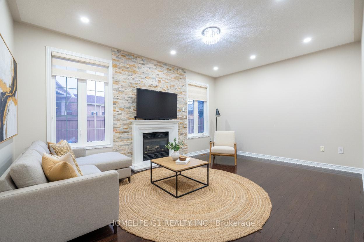 Photo 7 of 79 Heslop Circle, Brampton, Sandringham-Wellington — HOMEH