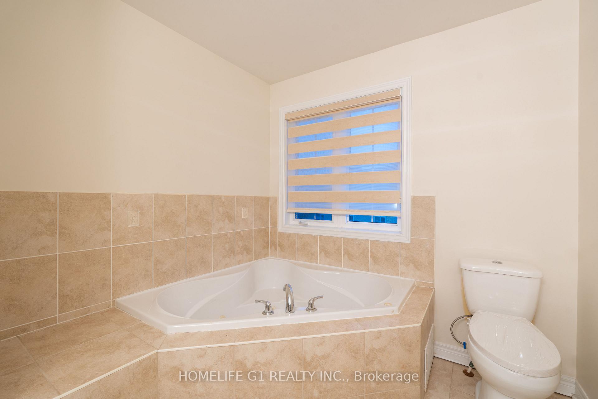 Photo 15 of 79 Heslop Circle, Brampton, Sandringham-Wellington — HOMEH