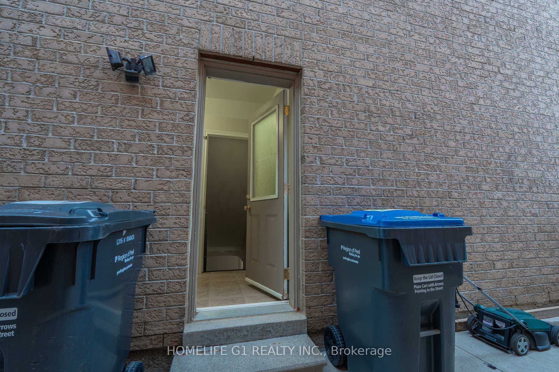 Photo 42 of 79 Heslop Circle, Brampton, Sandringham-Wellington — HOMEH