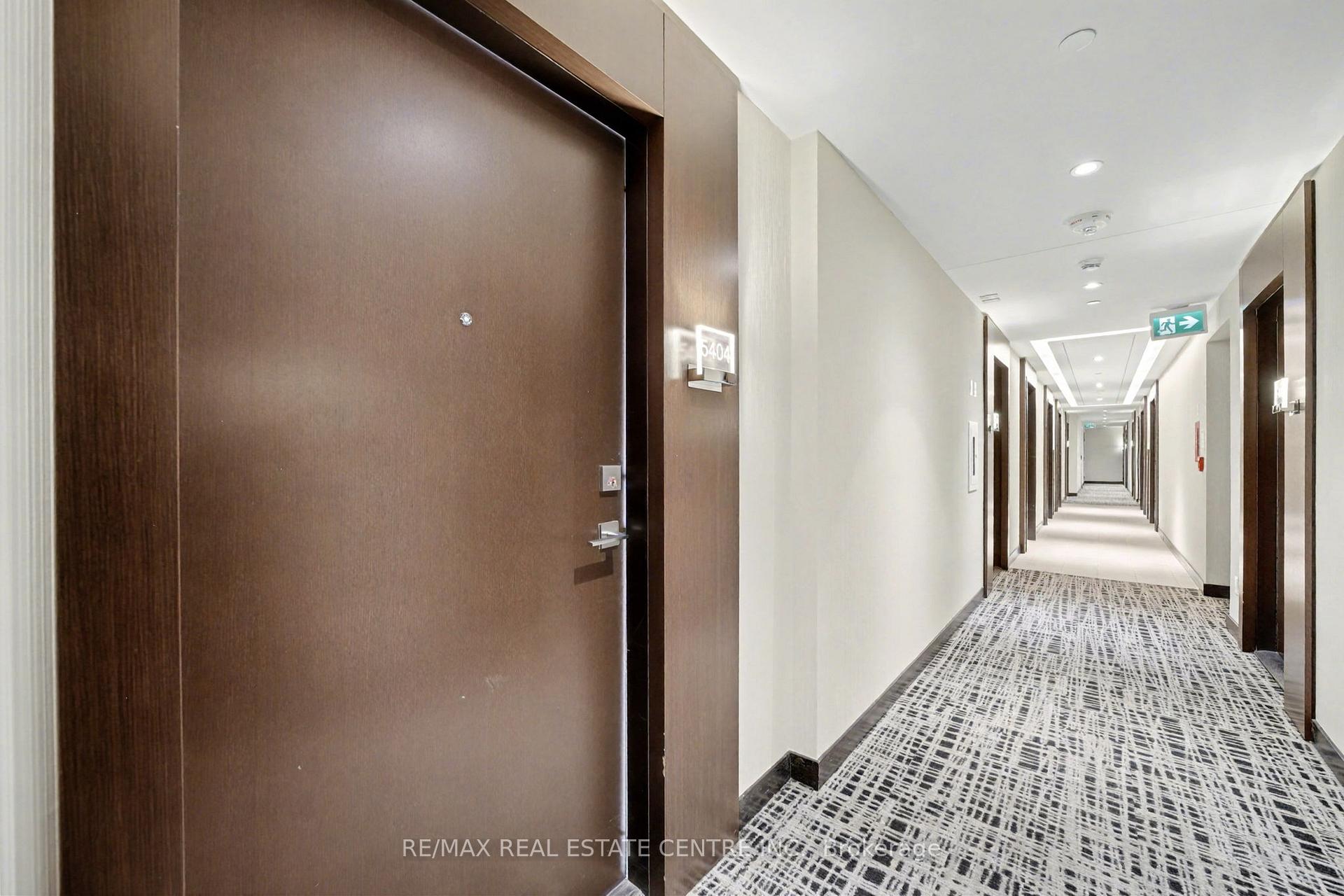 Photo 17 of Unit 5404, 2221 Yonge Street, Toronto, Mount Pleasant West — HOMEH