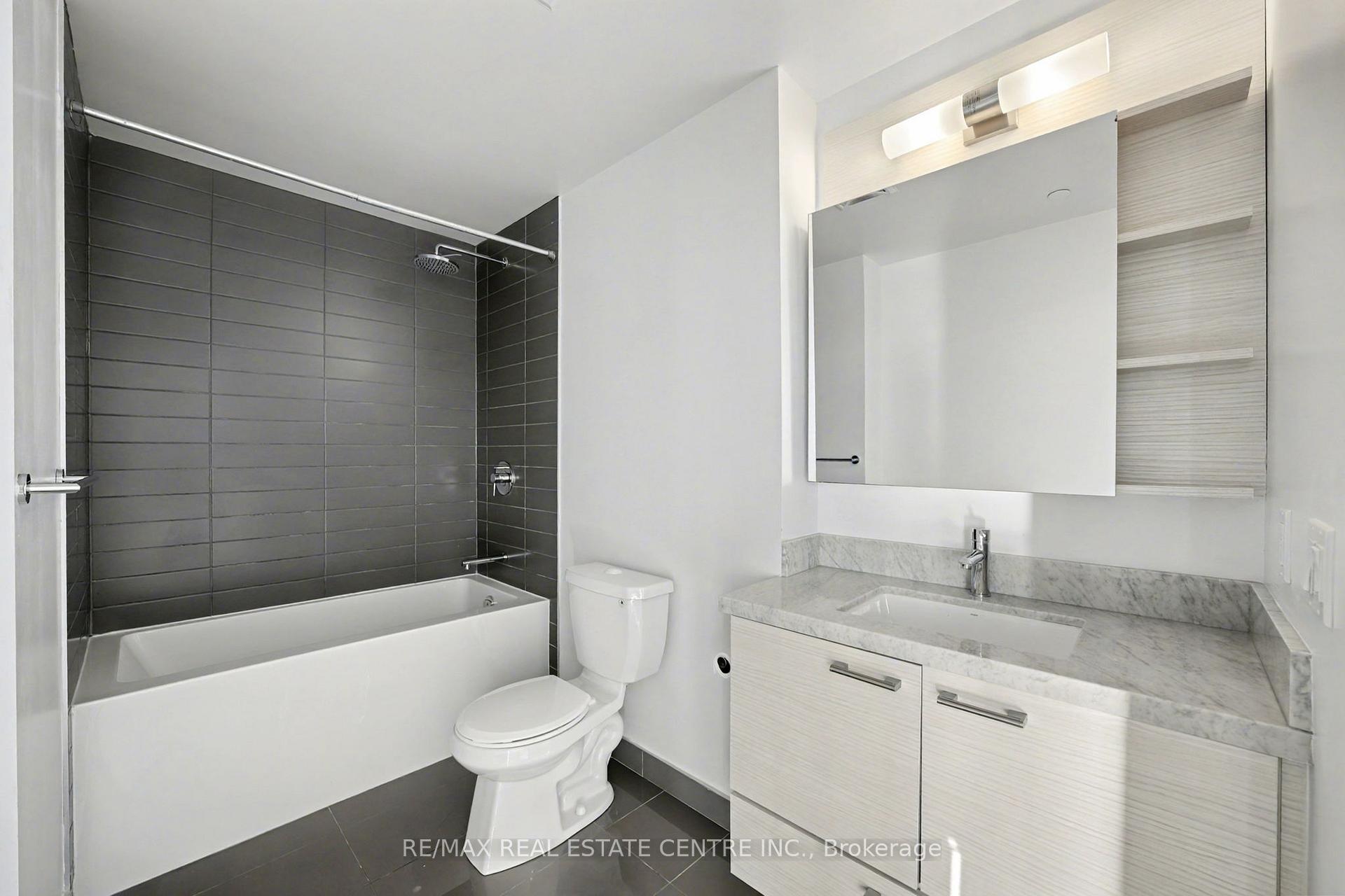Photo 9 of Unit 5404, 2221 Yonge Street, Toronto, Mount Pleasant West — HOMEH