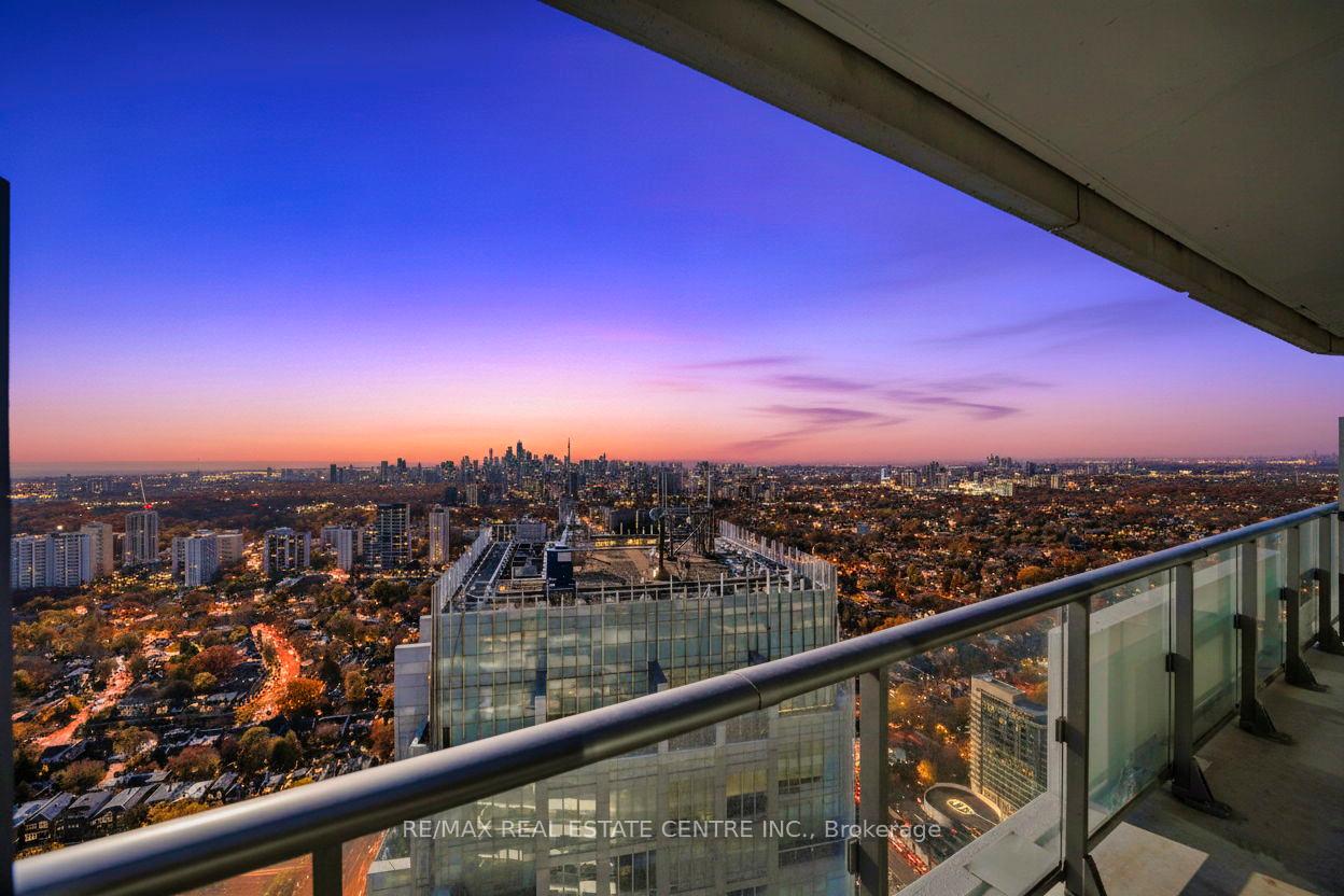 Photo 8 of Unit 5404, 2221 Yonge Street, Toronto, Mount Pleasant West — HOMEH