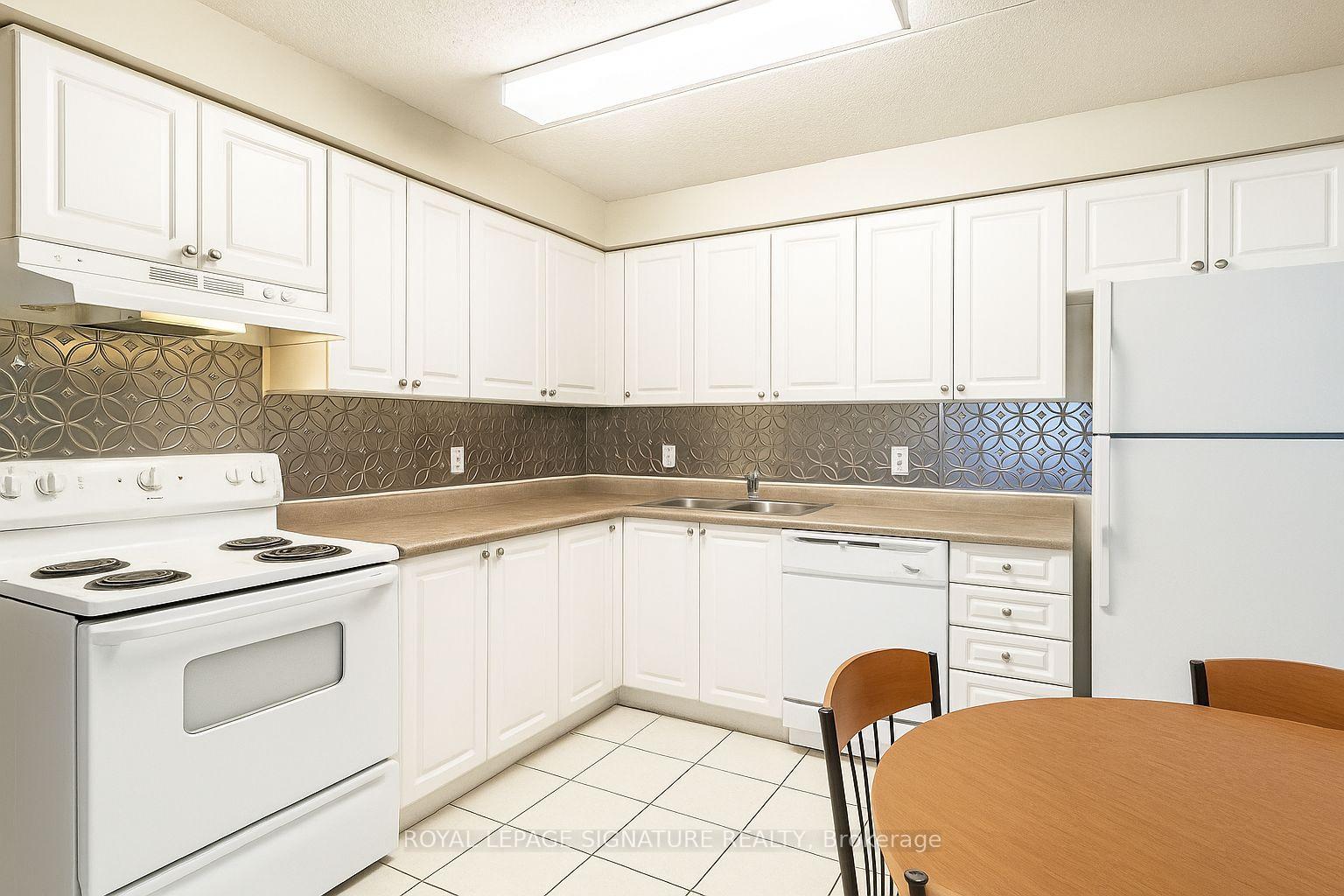 Photo 8 of Unit 301, 261 Lester Street, Waterloo, Downtown Waterloo — HOMEH