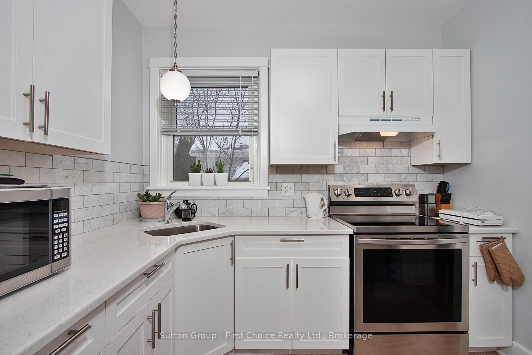 Photo 36 of 74 Cobourg Street, Stratford — HOMEH