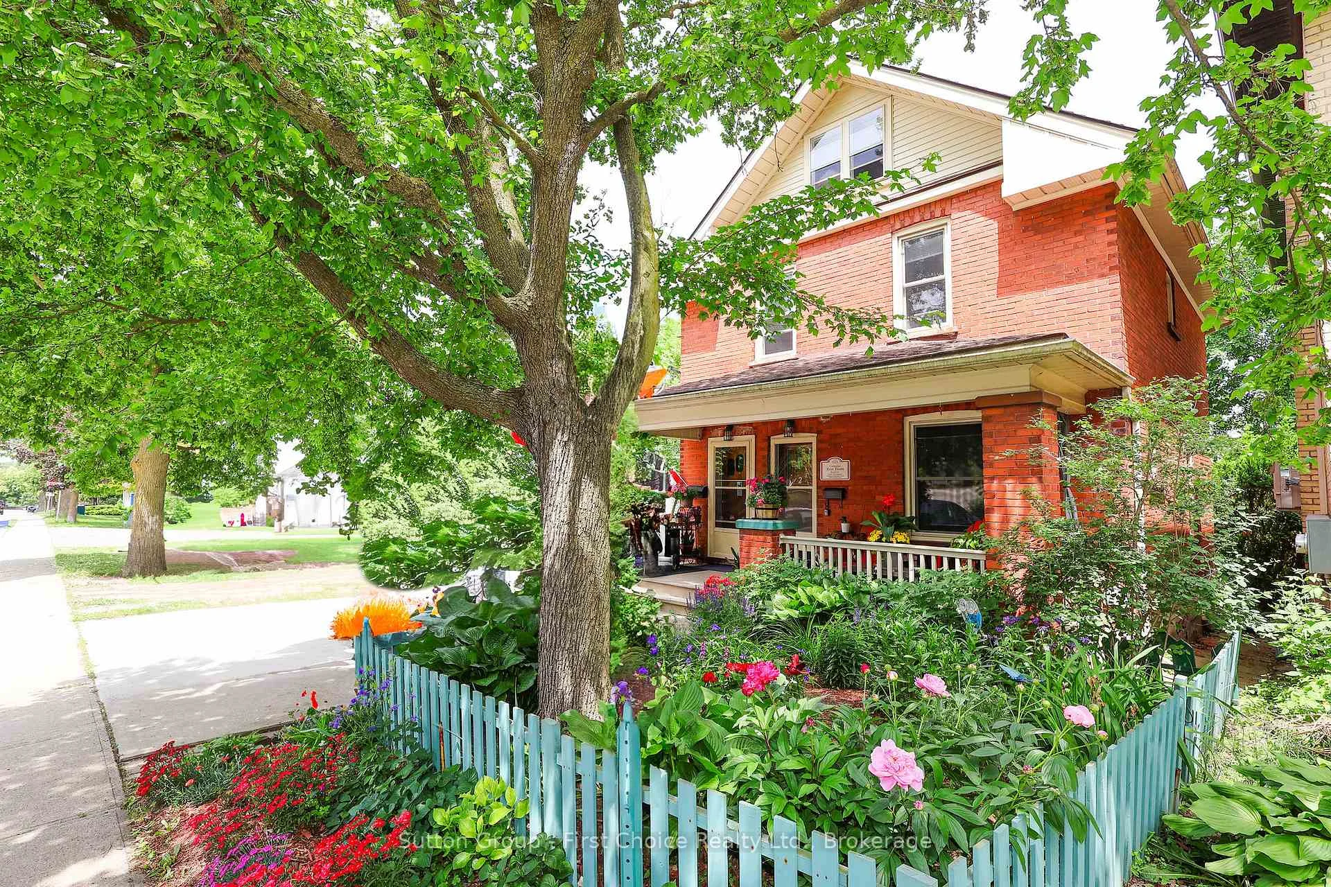 Photo 3 of 74 Cobourg Street, Stratford — HOMEH