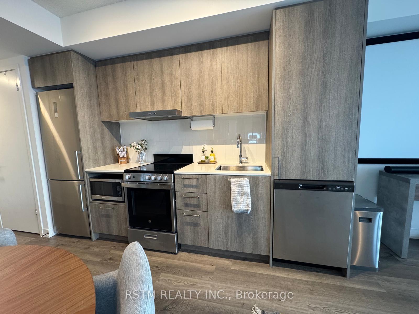 Photo 12 of Unit 315, 195 Commerce Street, Vaughan, Vaughan Corporate Centre — HOMEH