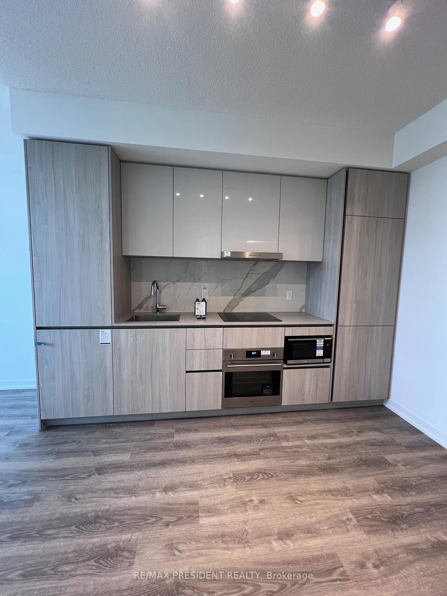Photo 23 of Unit 4108, 8 Interchange Way, Vaughan, Vaughan Corporate Centre — HOMEH