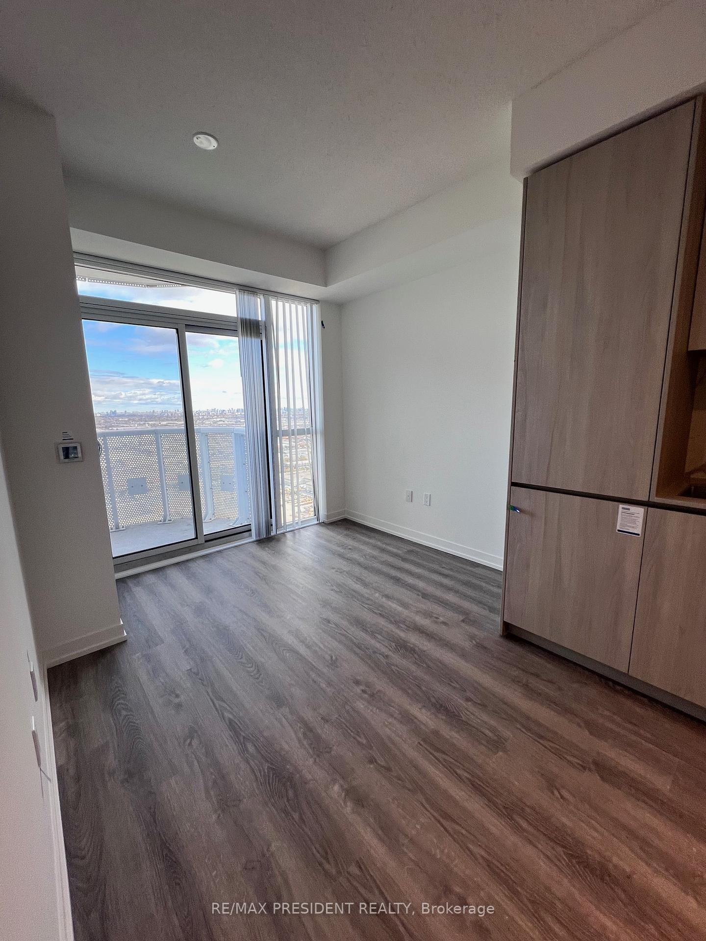 Photo 22 of Unit 4108, 8 Interchange Way, Vaughan, Vaughan Corporate Centre — HOMEH