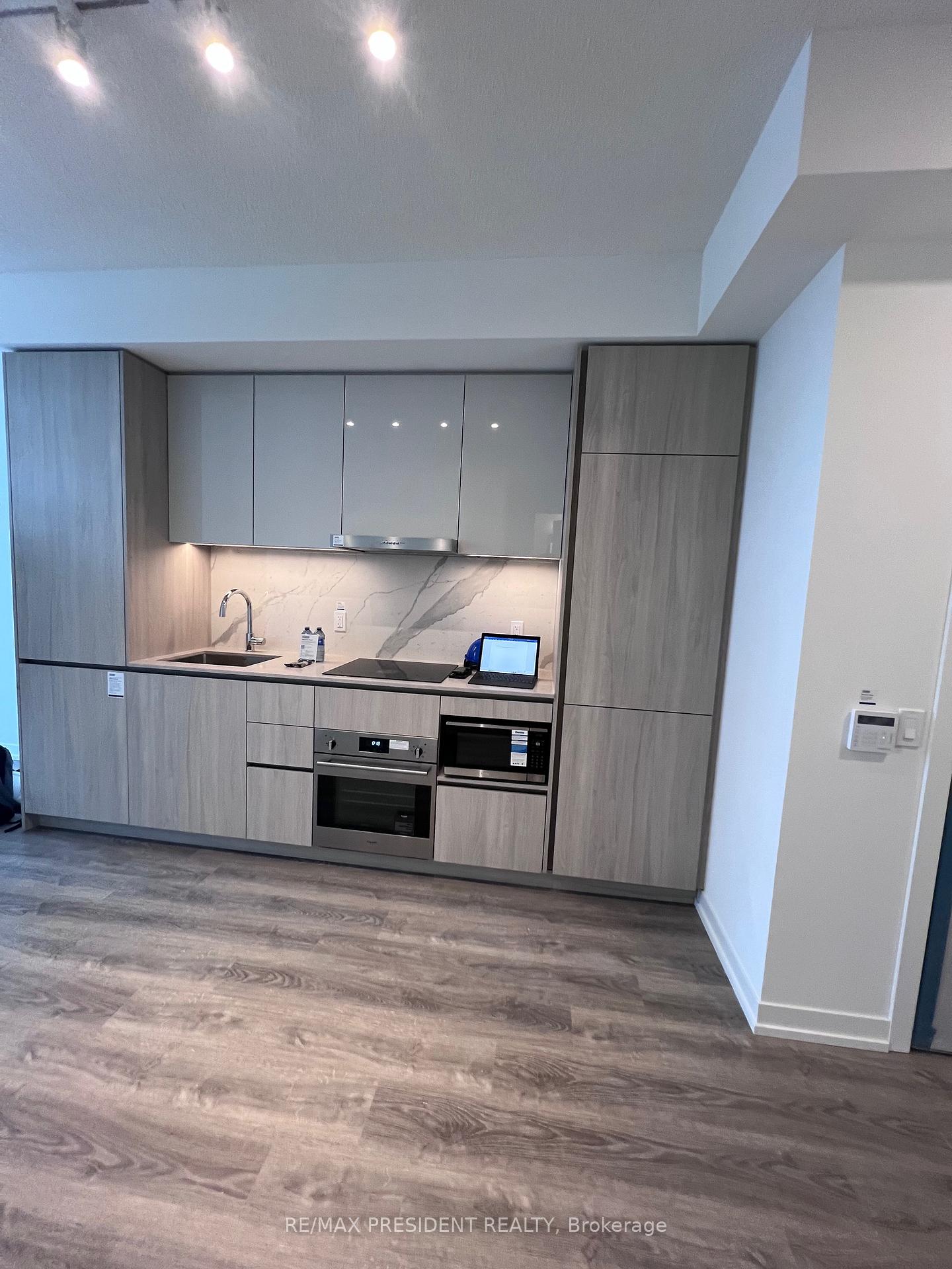 Photo 9 of Unit 4108, 8 Interchange Way, Vaughan, Vaughan Corporate Centre — HOMEH