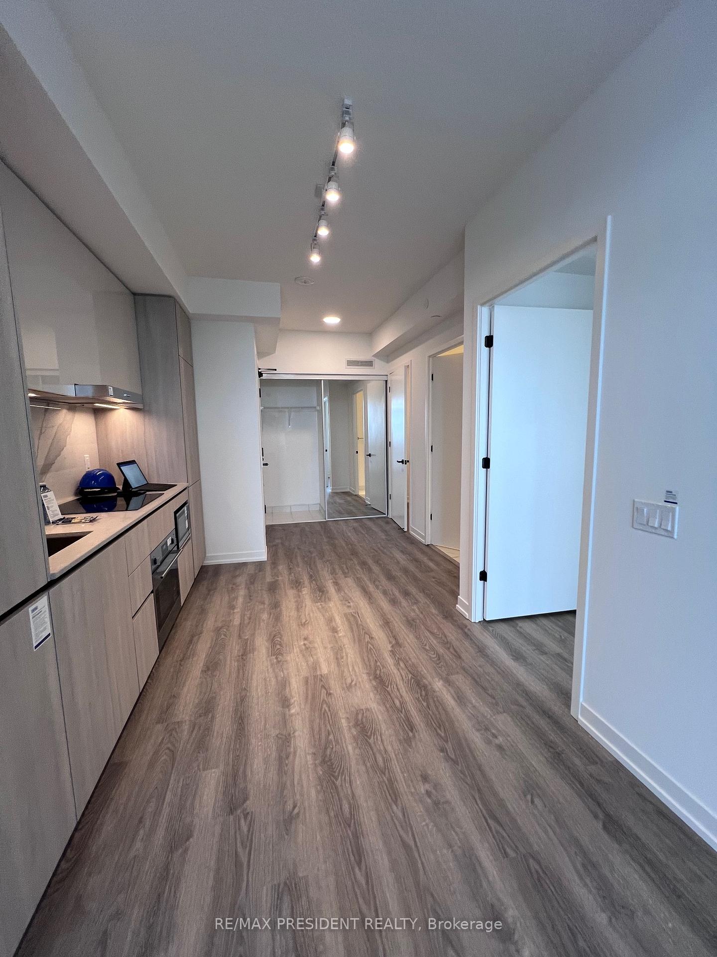 Photo 2 of Unit 4108, 8 Interchange Way, Vaughan, Vaughan Corporate Centre — HOMEH