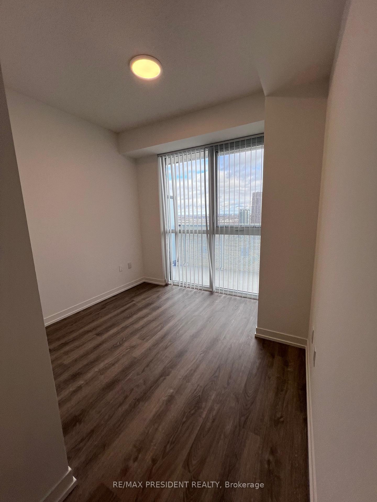 Photo 3 of Unit 4108, 8 Interchange Way, Vaughan, Vaughan Corporate Centre — HOMEH