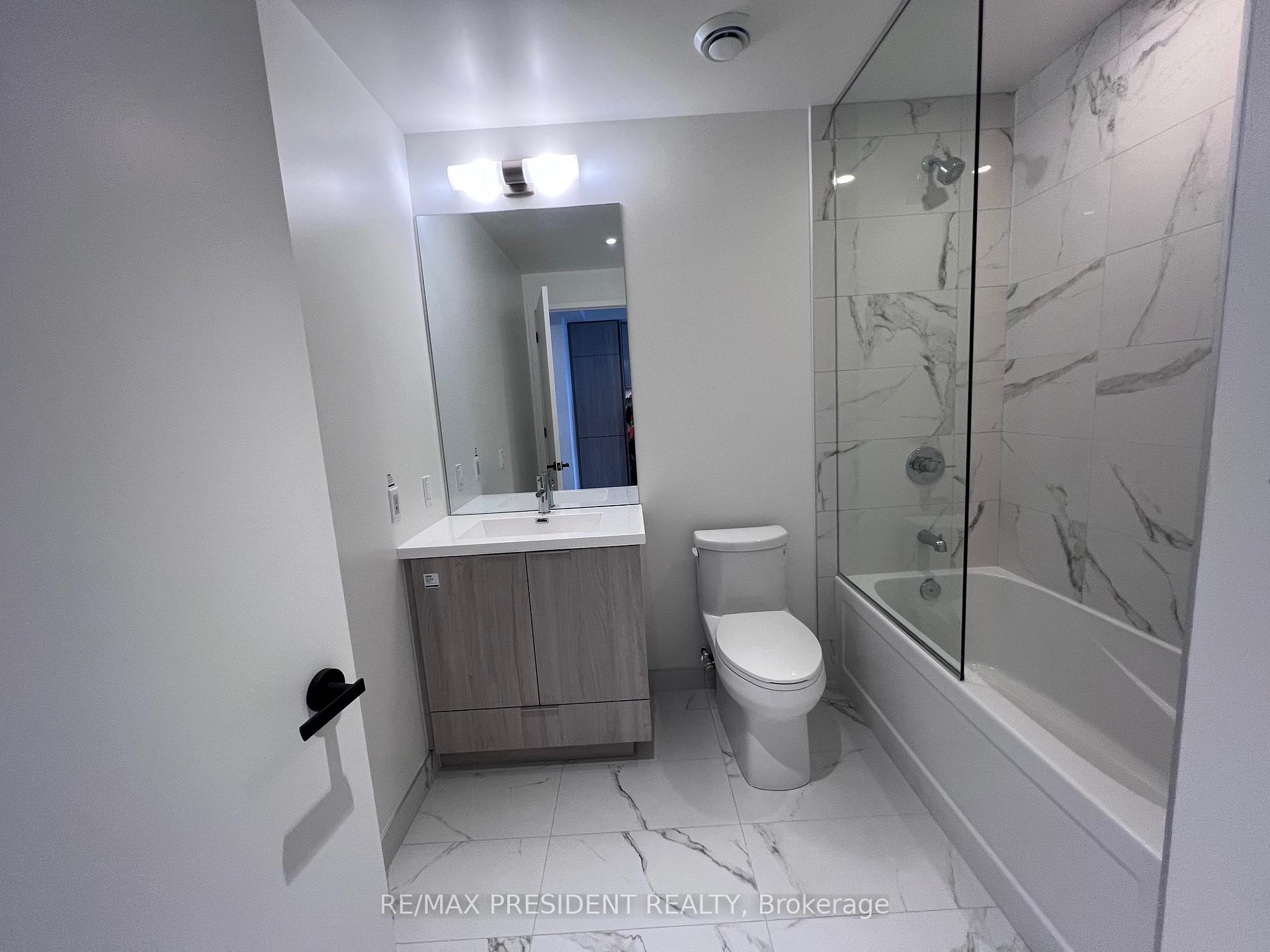 Photo 12 of Unit 4108, 8 Interchange Way, Vaughan, Vaughan Corporate Centre — HOMEH