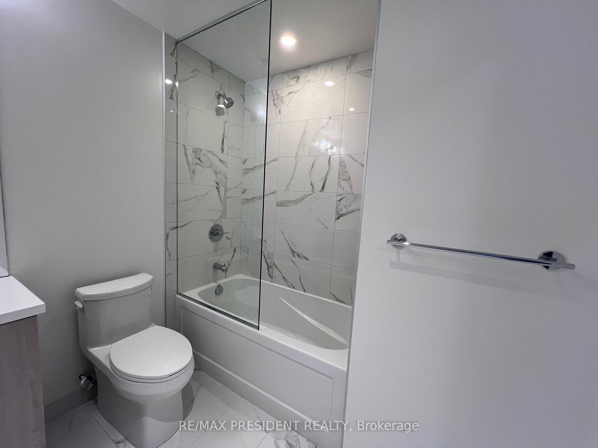 Photo 11 of Unit 4108, 8 Interchange Way, Vaughan, Vaughan Corporate Centre — HOMEH