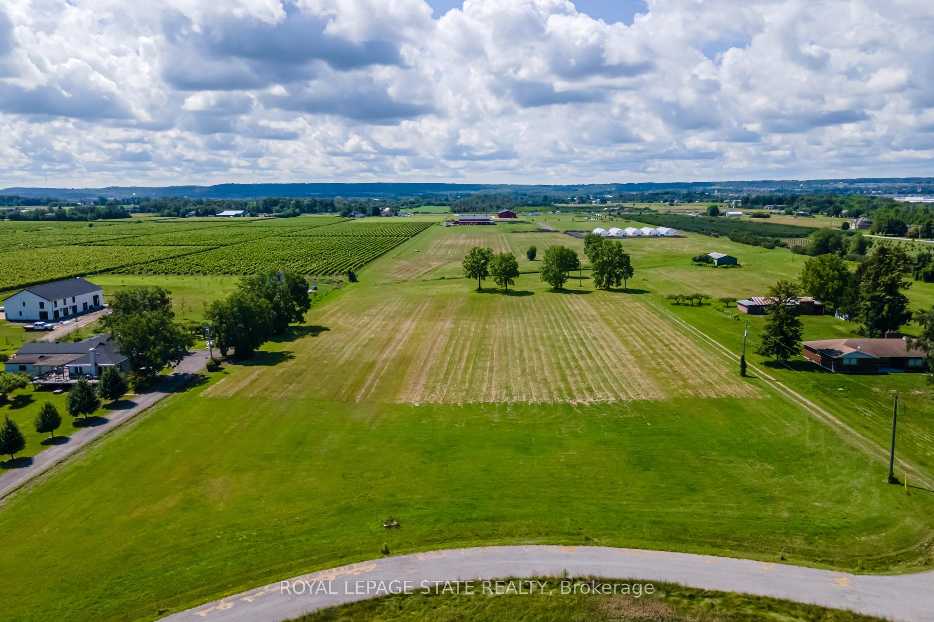 Photo 4 of 4558 Lakeside Drive, Lincoln, Lincoln Lake — HOMEH
