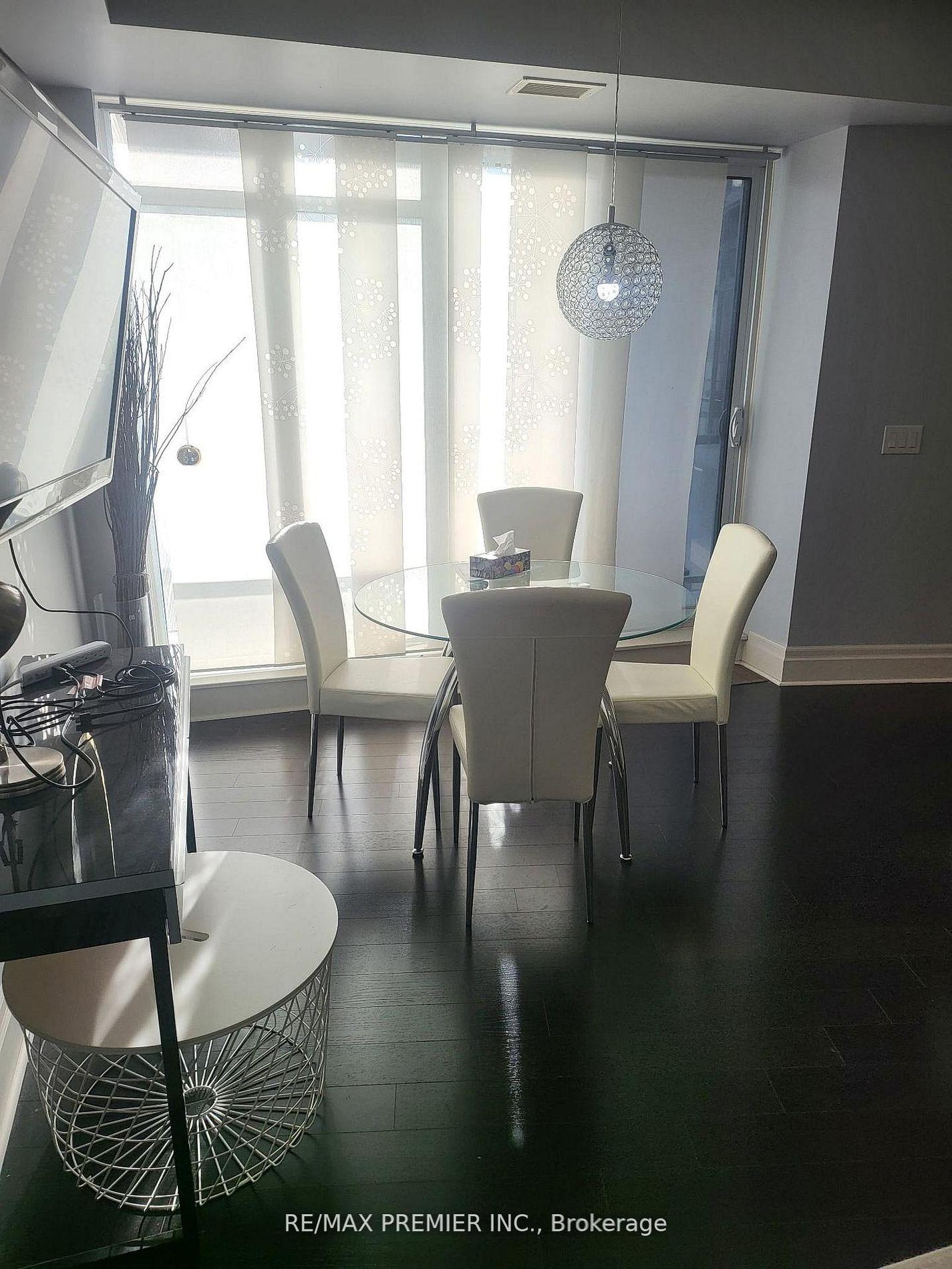 Photo 6 of Unit 220, 111 Upper Duke Crescent, Markham, Unionville — HOMEH