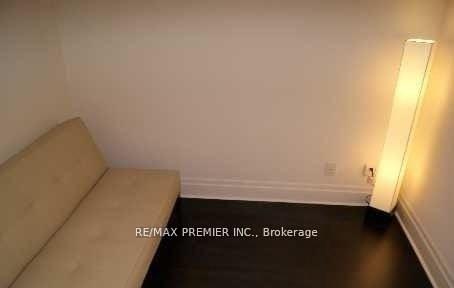 Photo 7 of Unit 220, 111 Upper Duke Crescent, Markham, Unionville — HOMEH