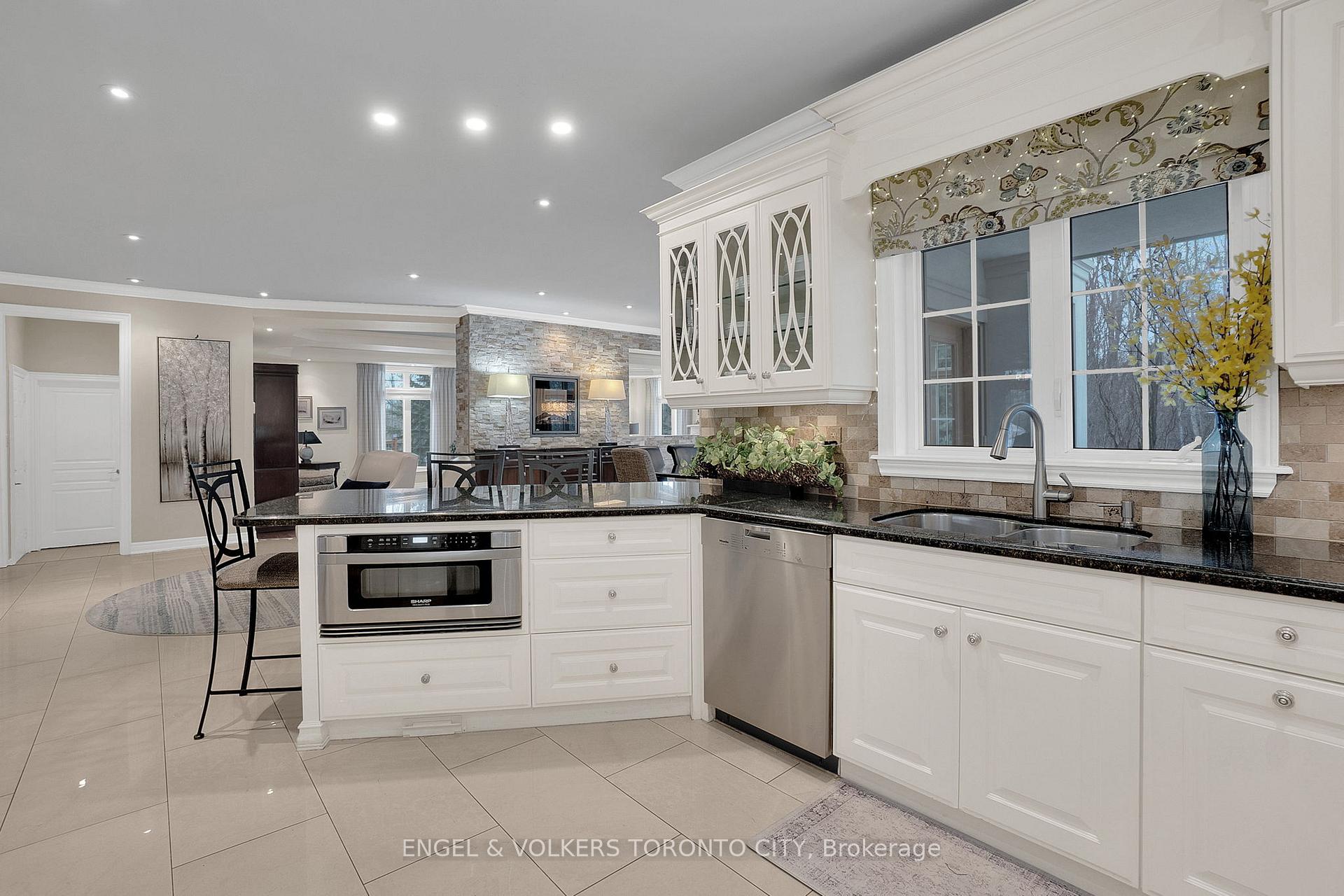 Photo 20 of 123 Salamander Court, Vaughan, Rural Vaughan — HOMEH