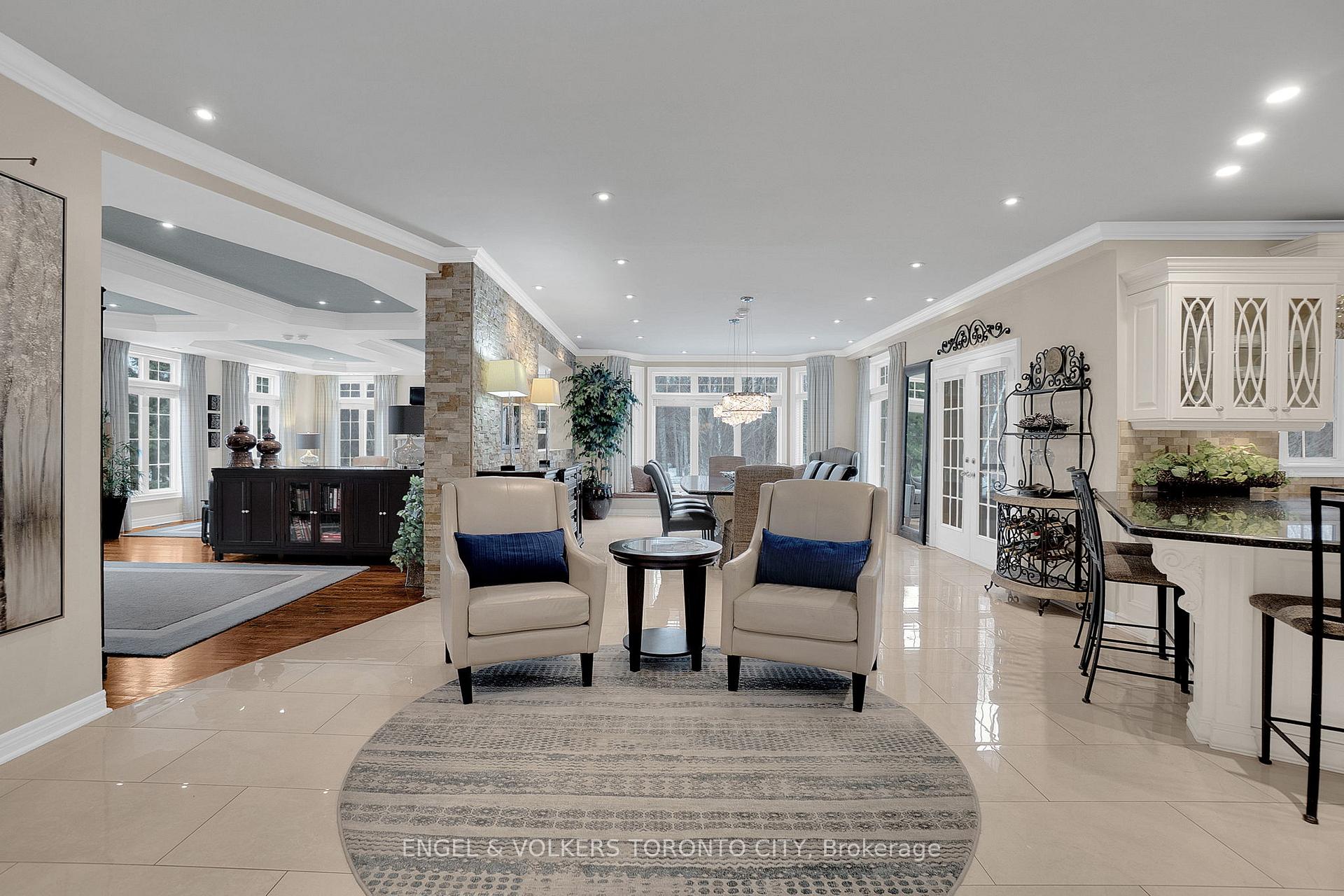 Photo 3 of 123 Salamander Court, Vaughan, Rural Vaughan — HOMEH
